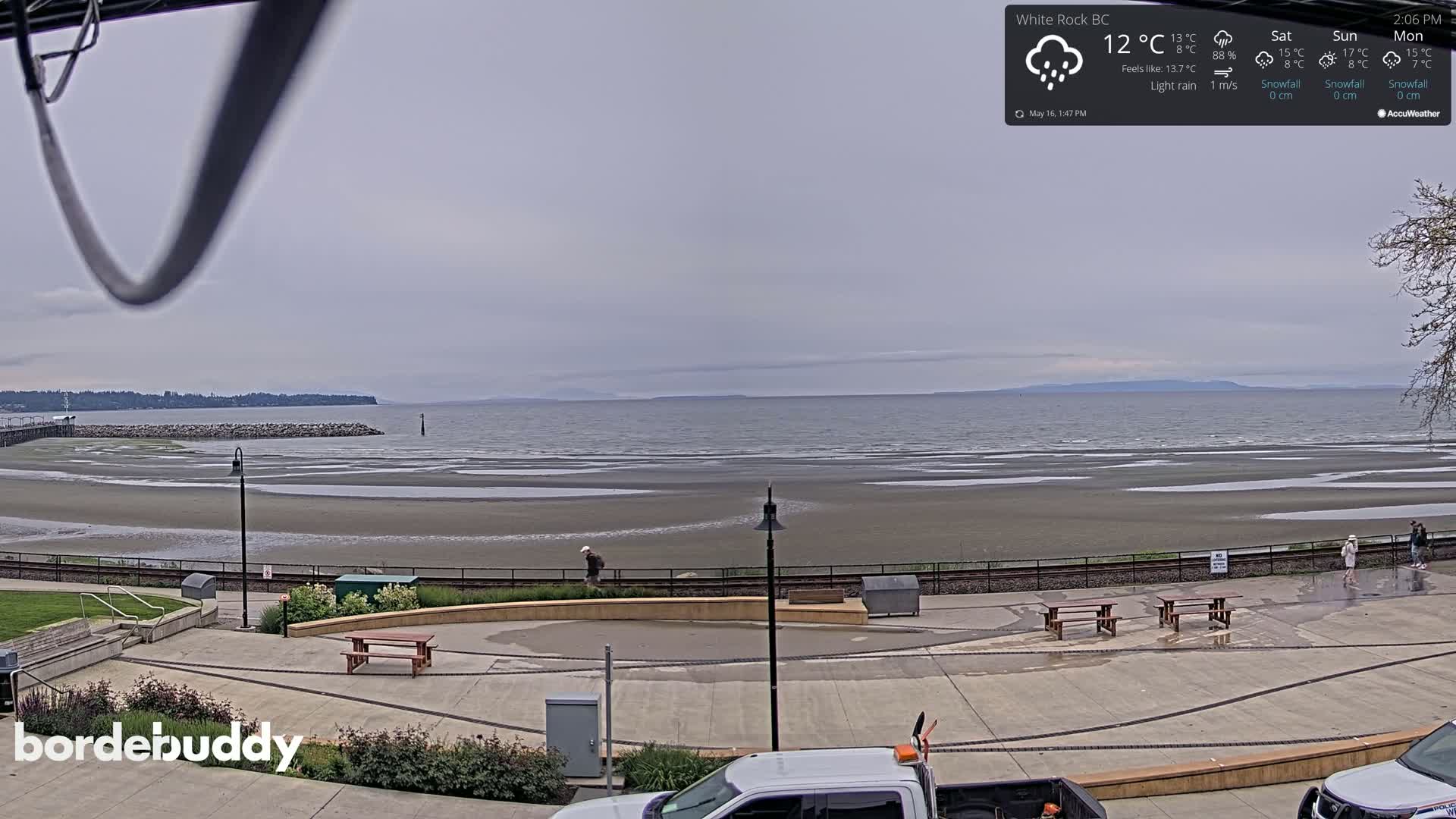 White Rock Beach & Memorial Park Live Cam - White Rock, Metro Vancouver, British Columbia, Canada