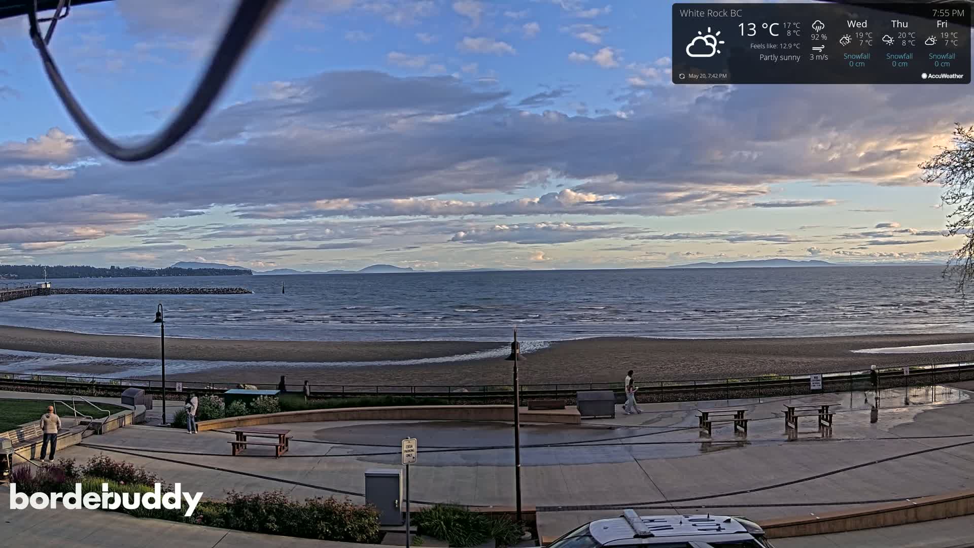White Rock Beach & Memorial Park Live Cam - White Rock, Metro Vancouver, British Columbia, Canada