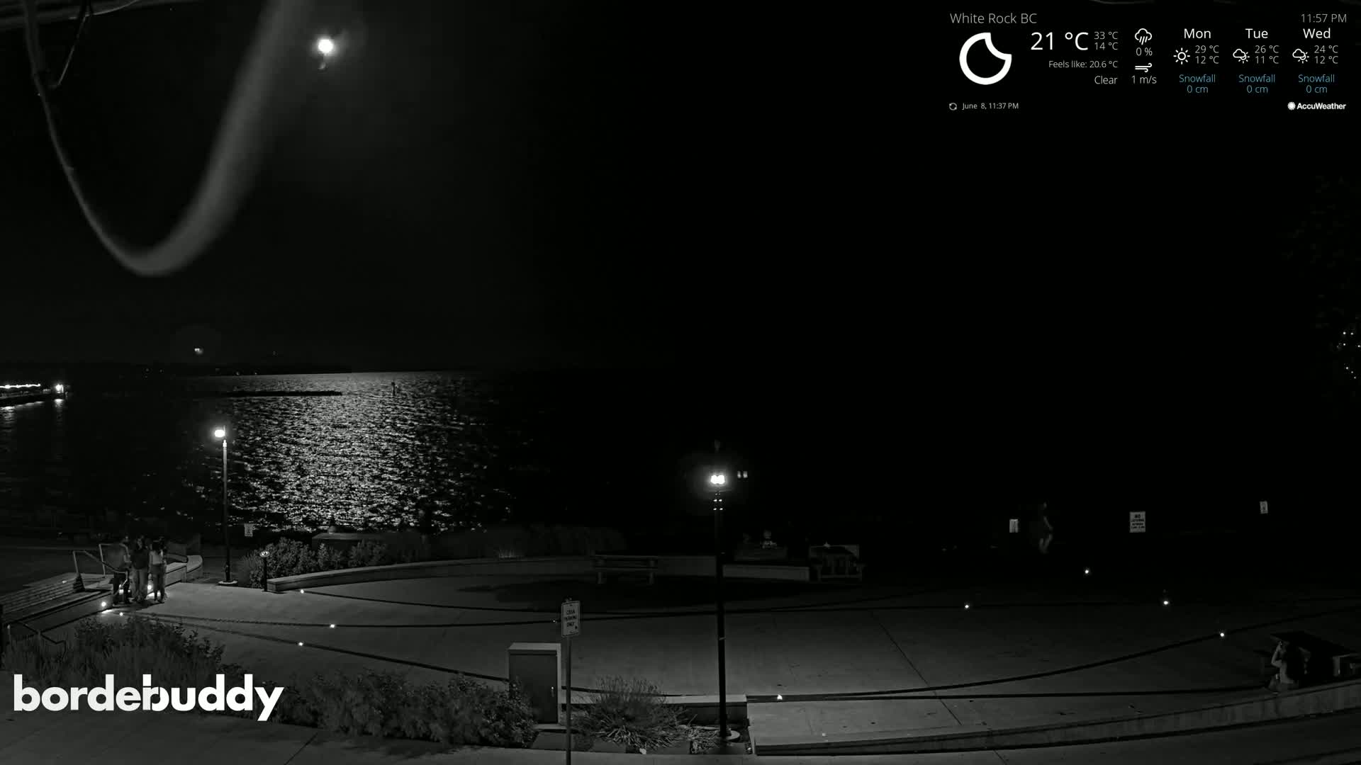 White Rock Beach & Memorial Park Live Cam - White Rock, Metro Vancouver, British Columbia, Canada