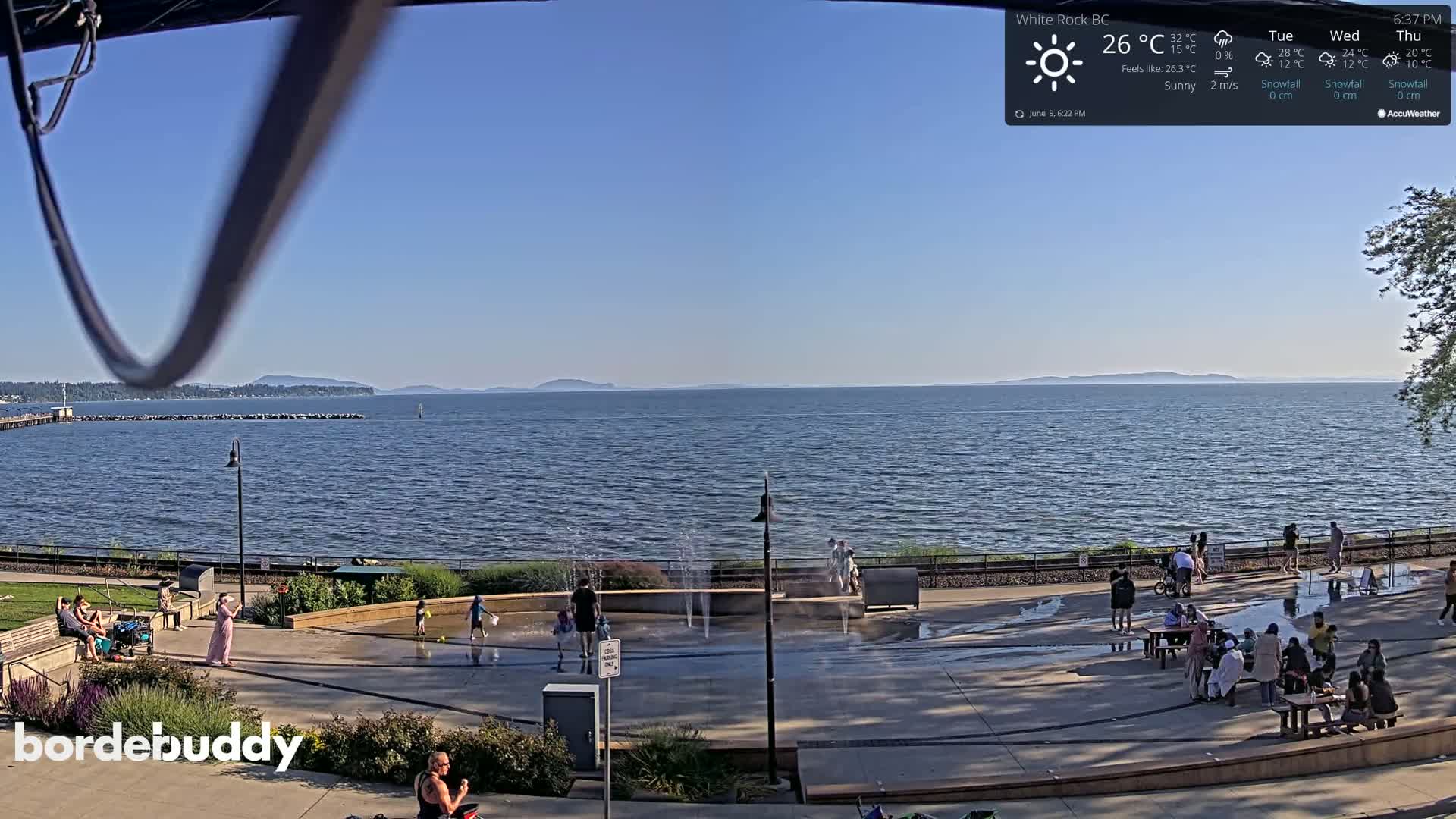 White Rock Beach & Memorial Park Live Cam - White Rock, Metro Vancouver, British Columbia, Canada