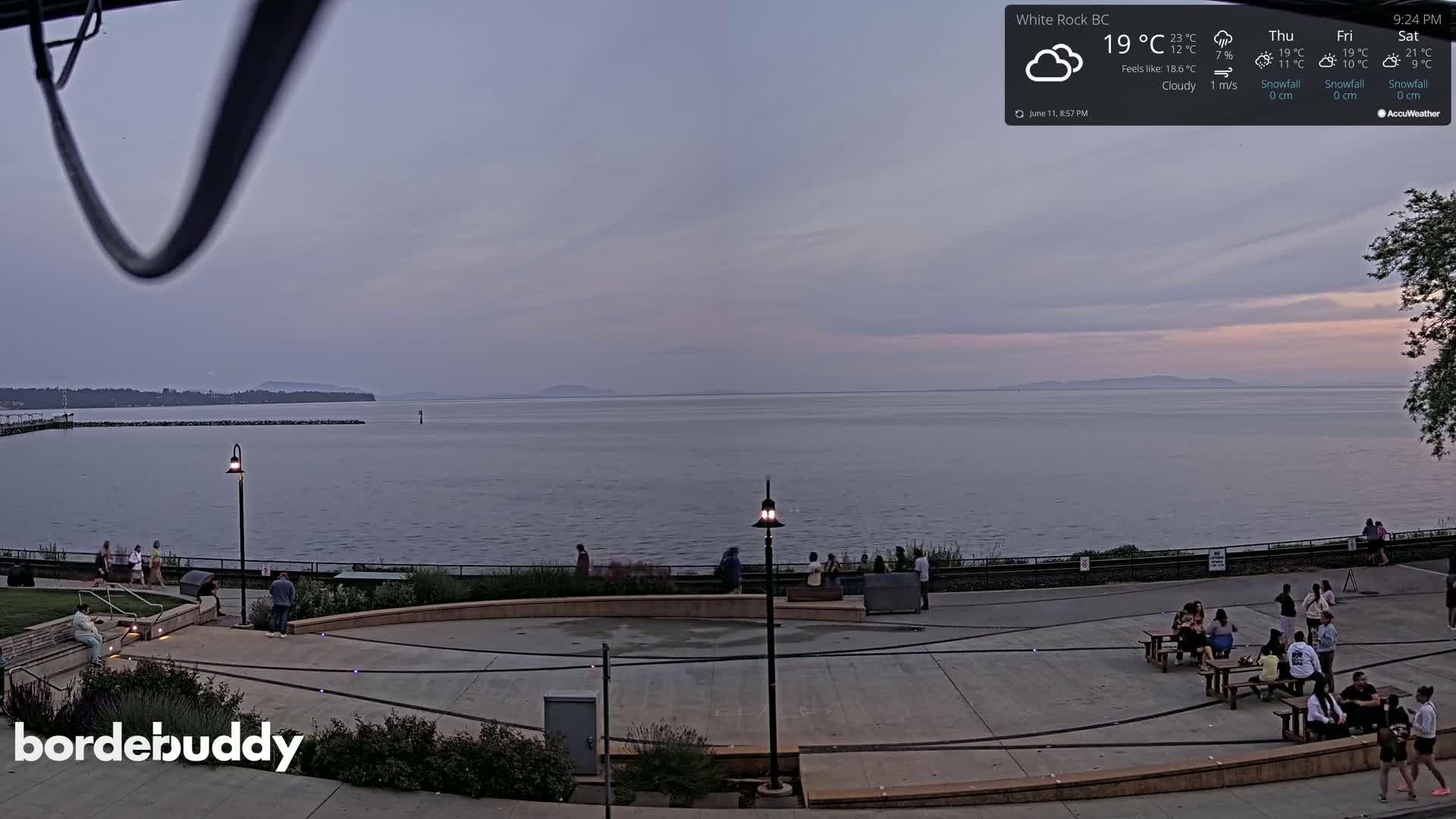 White Rock Beach & Memorial Park Live Cam - White Rock, Metro Vancouver, British Columbia, Canada