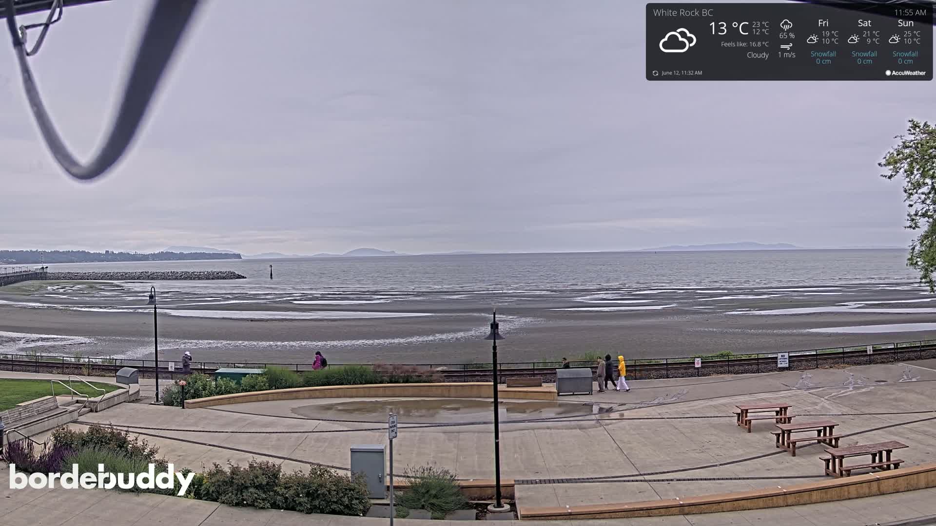 White Rock Beach & Memorial Park Live Cam - White Rock, Metro Vancouver, British Columbia, Canada