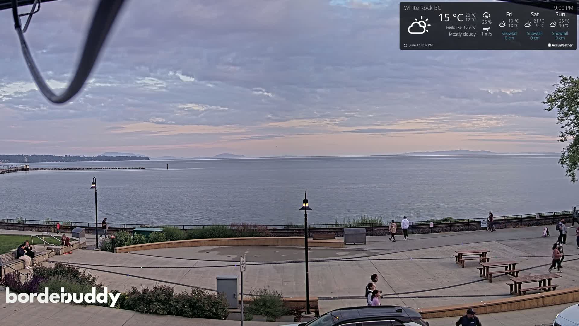 White Rock Beach & Memorial Park Live Cam - White Rock, Metro Vancouver, British Columbia, Canada