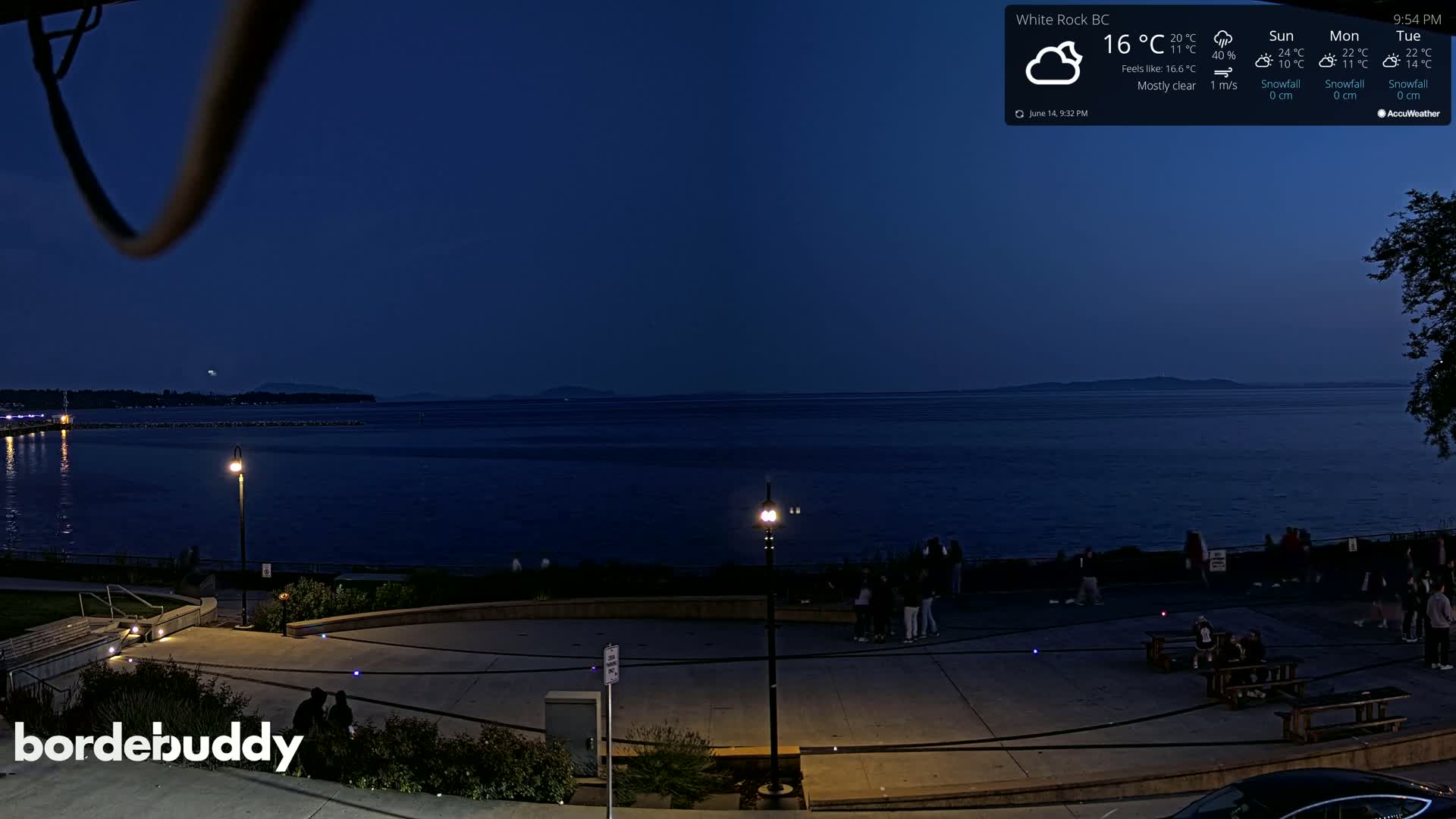 White Rock Beach & Memorial Park Live Cam - White Rock, Metro Vancouver, British Columbia, Canada