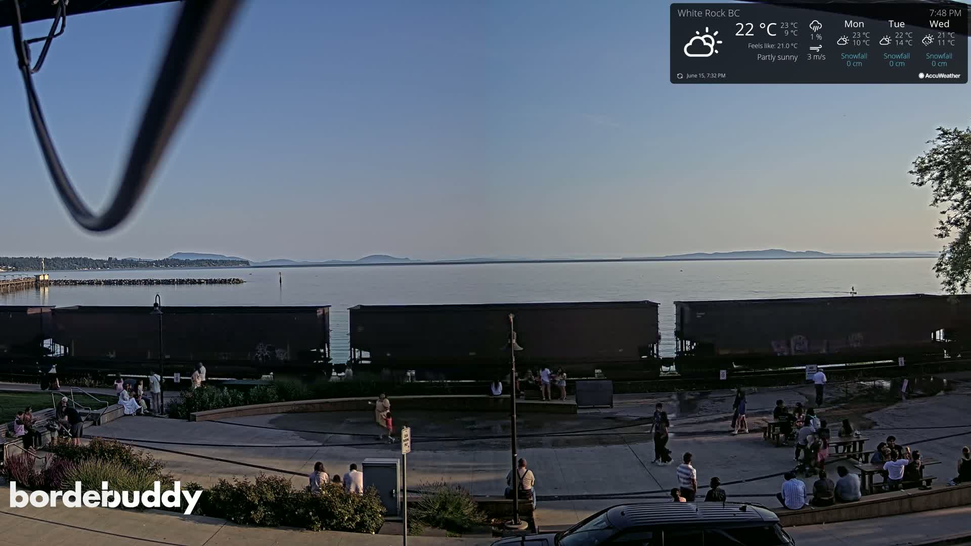 White Rock Beach & Memorial Park Live Cam - White Rock, Metro Vancouver, British Columbia, Canada