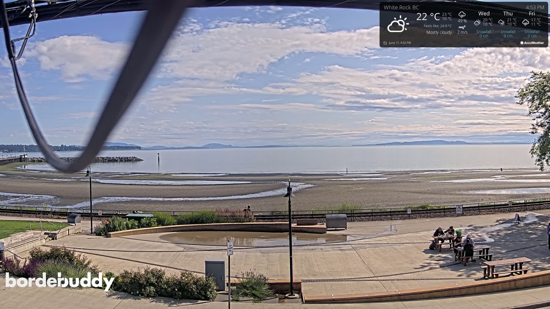 White Rock Beach & Memorial Park Live Cam - White Rock, Metro Vancouver, British Columbia, Canada