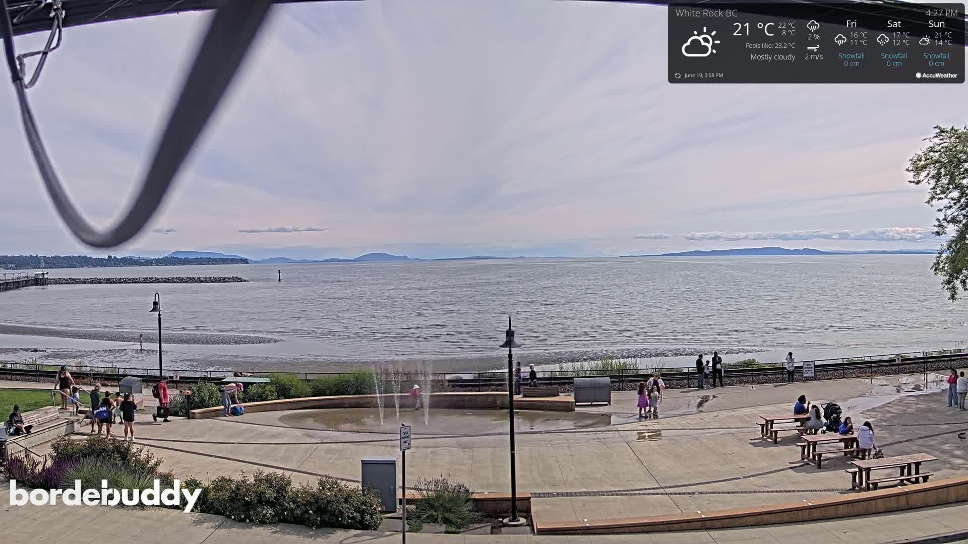 White Rock Beach & Memorial Park Live Cam - White Rock, Metro Vancouver, British Columbia, Canada