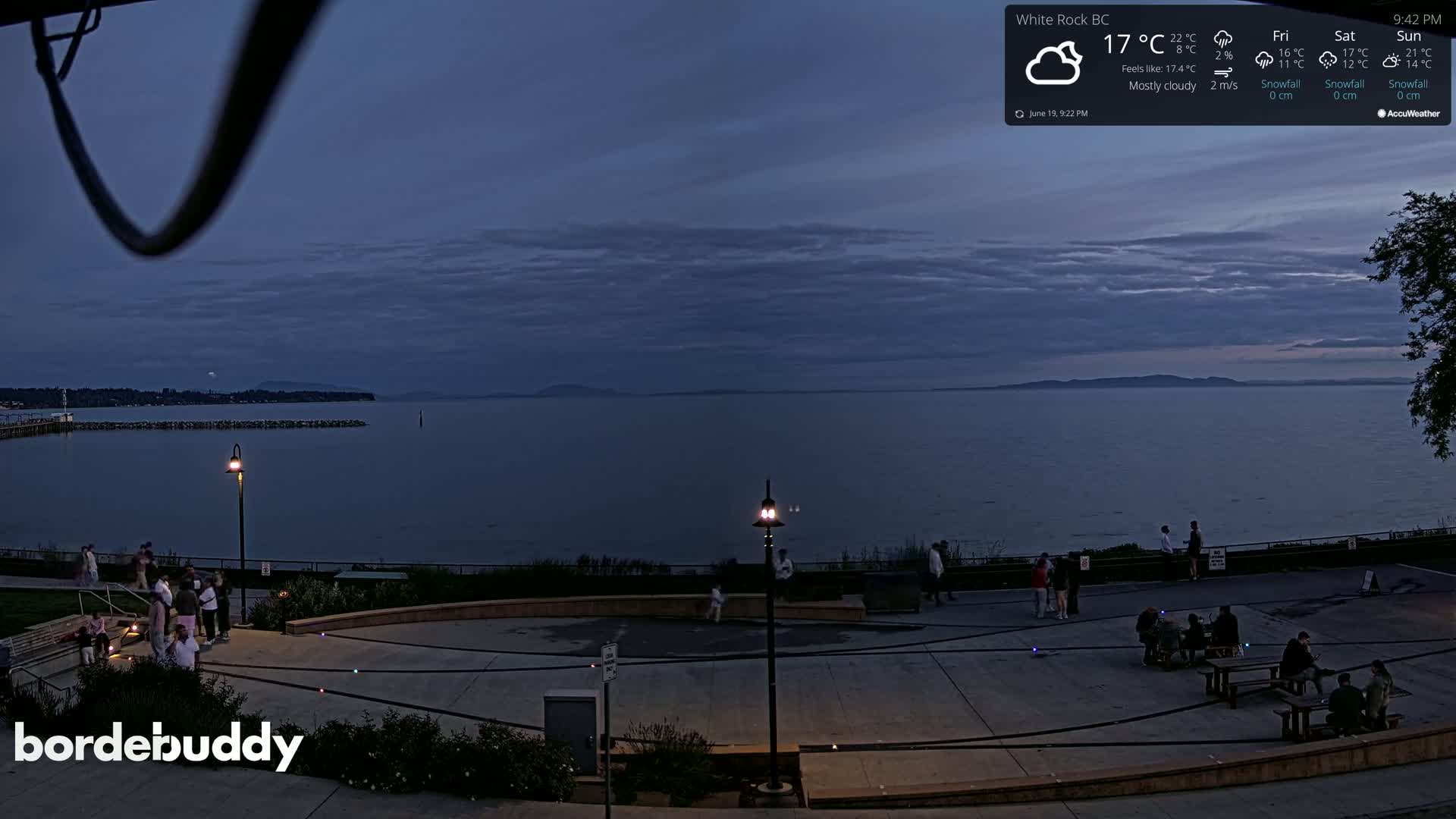 White Rock Beach & Memorial Park Live Cam - White Rock, Metro Vancouver, British Columbia, Canada