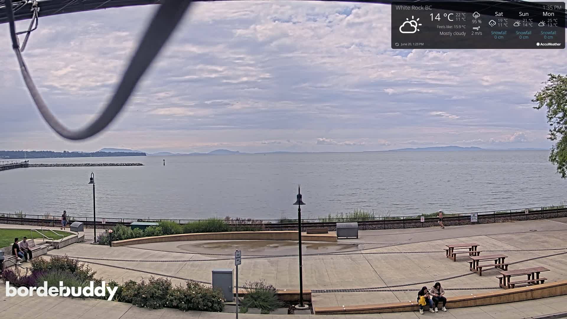 White Rock Beach & Memorial Park Live Cam - White Rock, Metro Vancouver, British Columbia, Canada