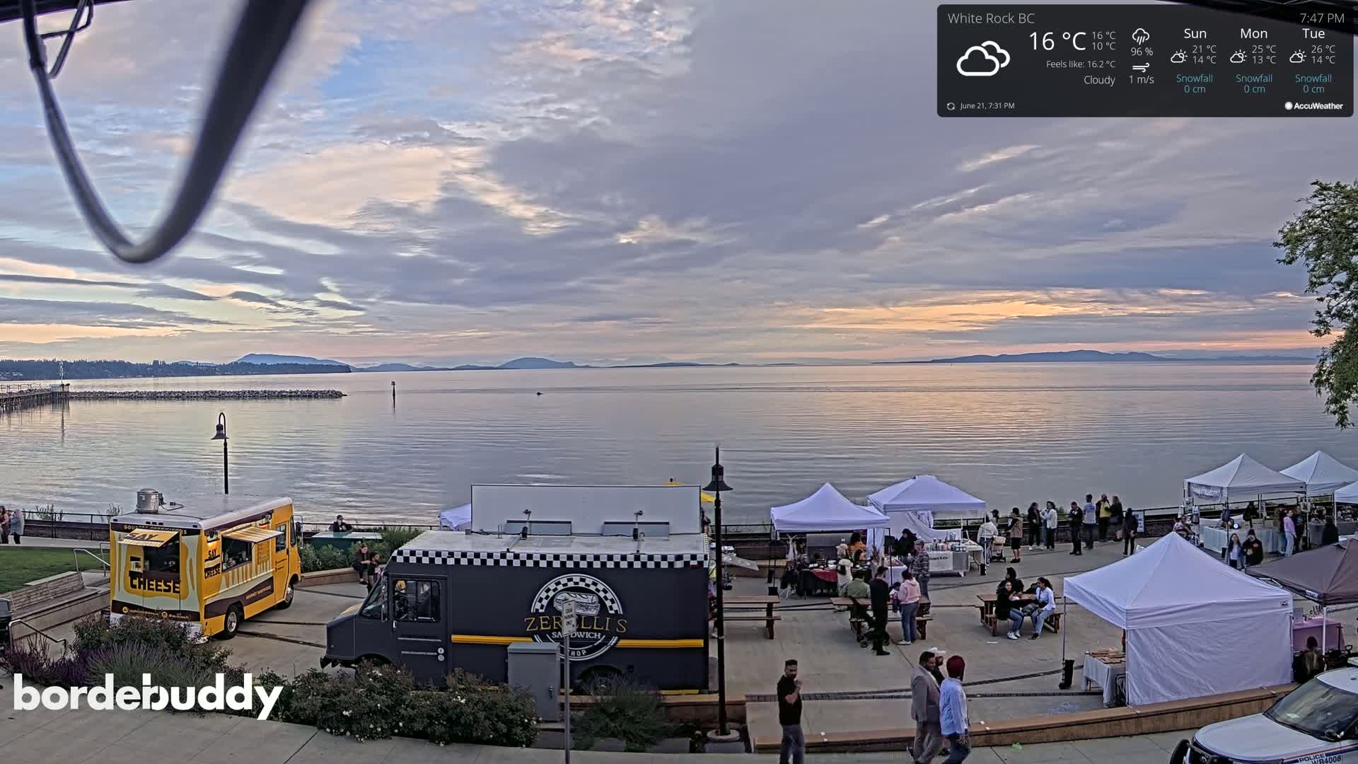 White Rock Beach & Memorial Park Live Cam - White Rock, Metro Vancouver, British Columbia, Canada
