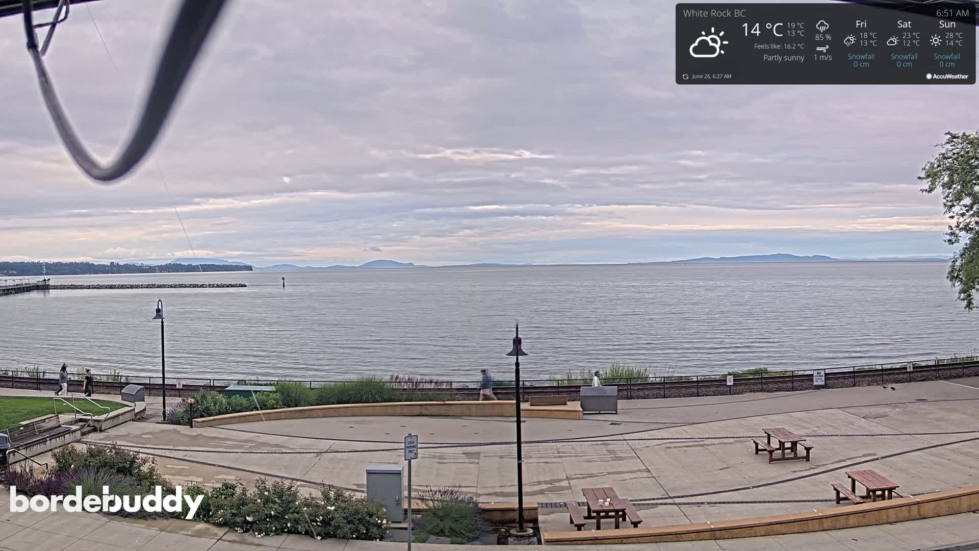 White Rock Beach & Memorial Park Live Cam - White Rock, Metro Vancouver, British Columbia, Canada