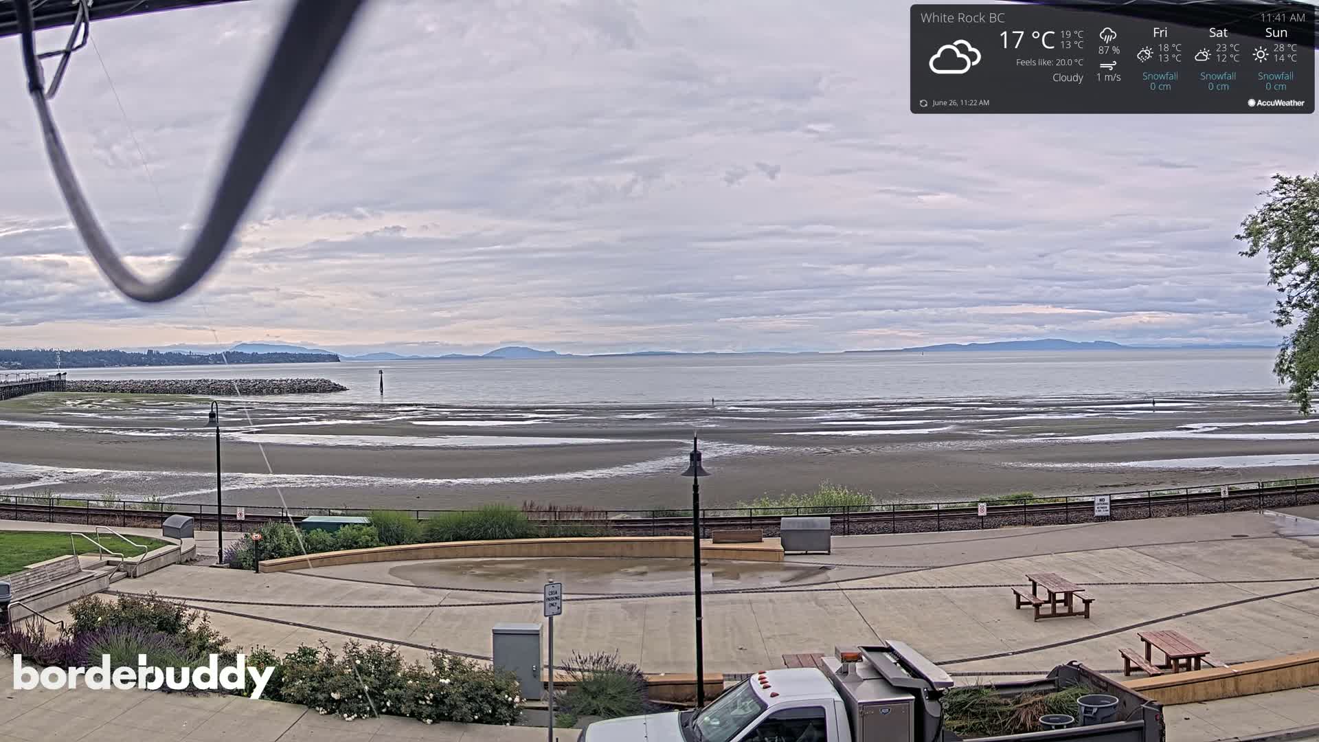 White Rock Beach & Memorial Park Live Cam - White Rock, Metro Vancouver, British Columbia, Canada
