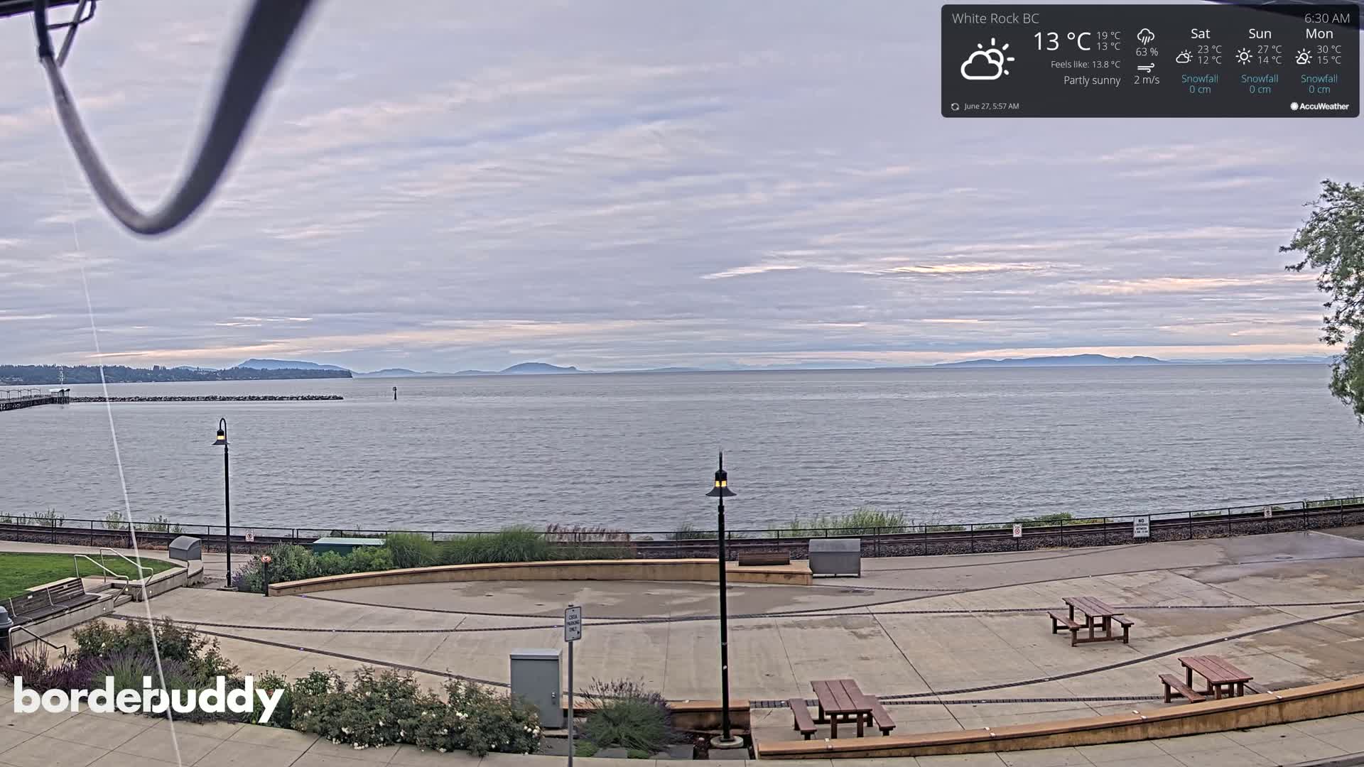 White Rock Beach & Memorial Park Live Cam - White Rock, Metro Vancouver, British Columbia, Canada