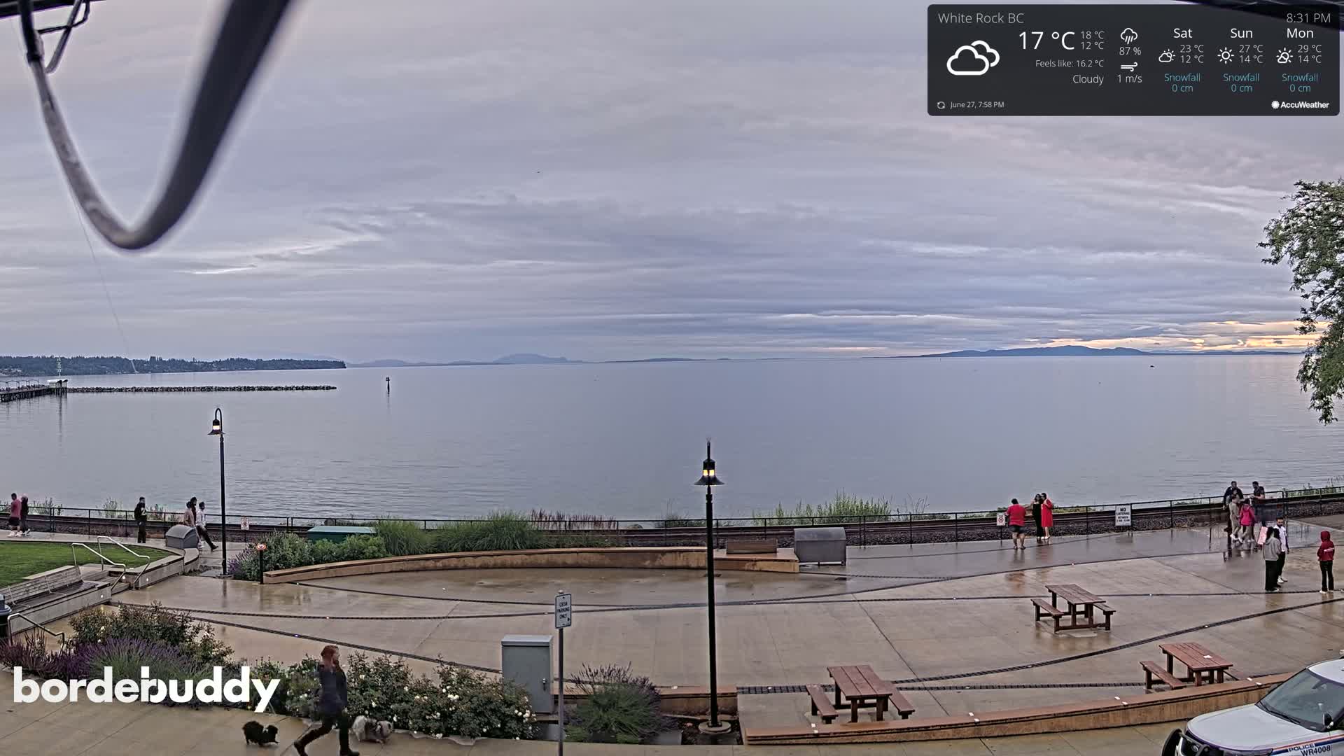 White Rock Beach & Memorial Park Live Cam - White Rock, Metro Vancouver, British Columbia, Canada