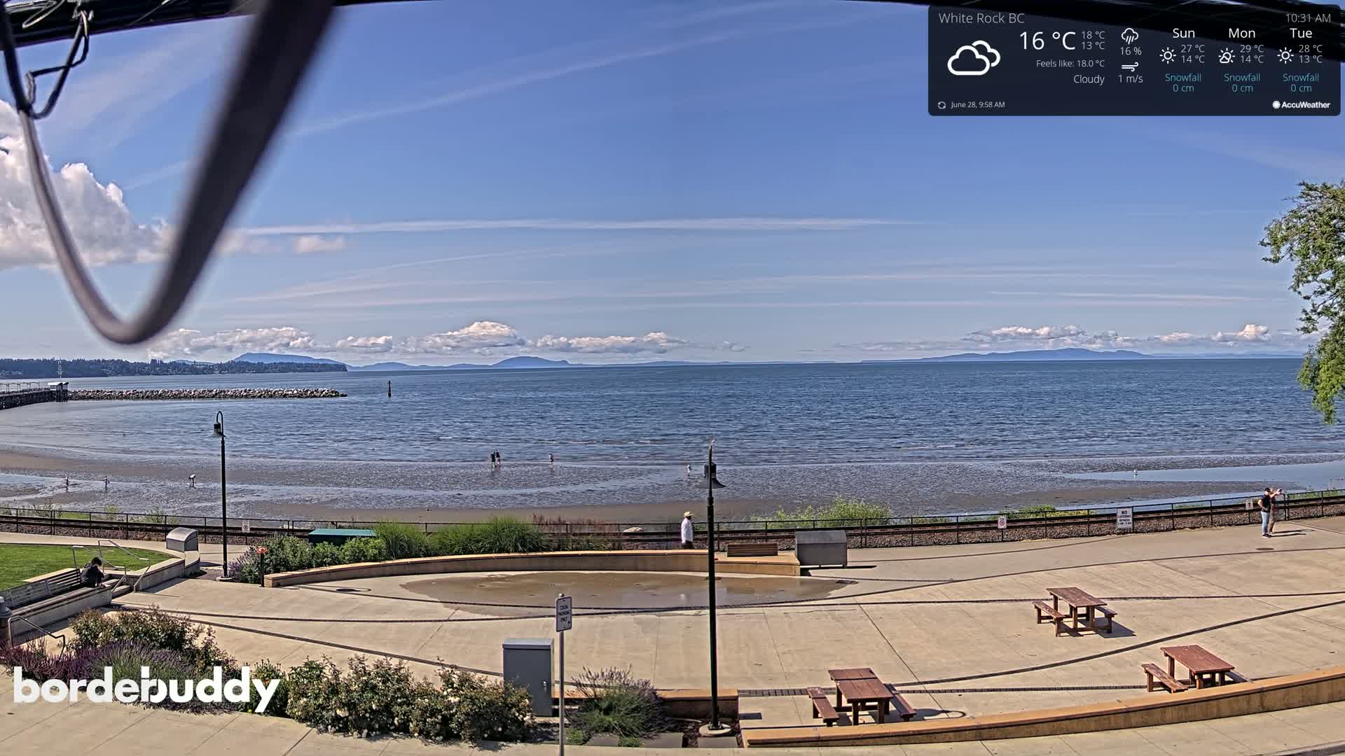 White Rock Beach & Memorial Park Live Cam - White Rock, Metro Vancouver, British Columbia, Canada