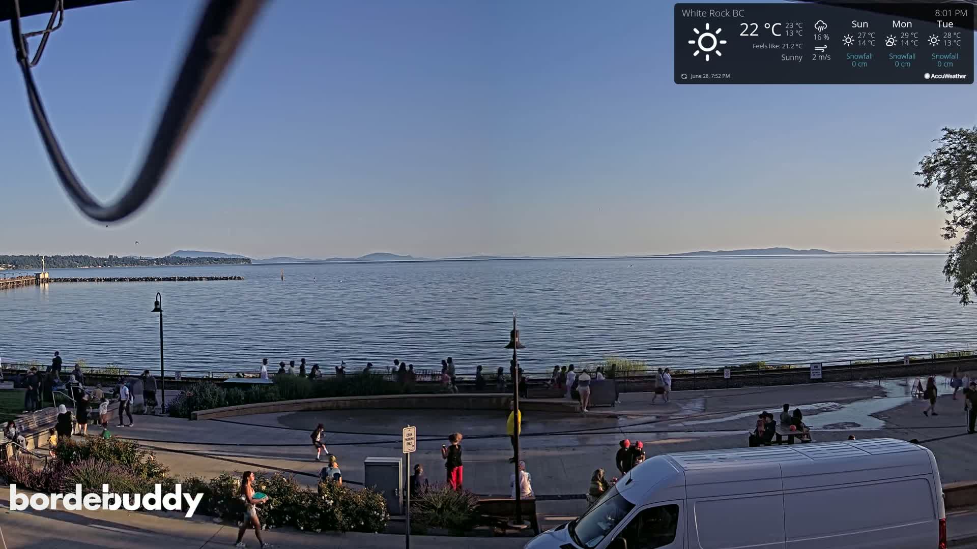 White Rock Beach & Memorial Park Live Cam - White Rock, Metro Vancouver, British Columbia, Canada