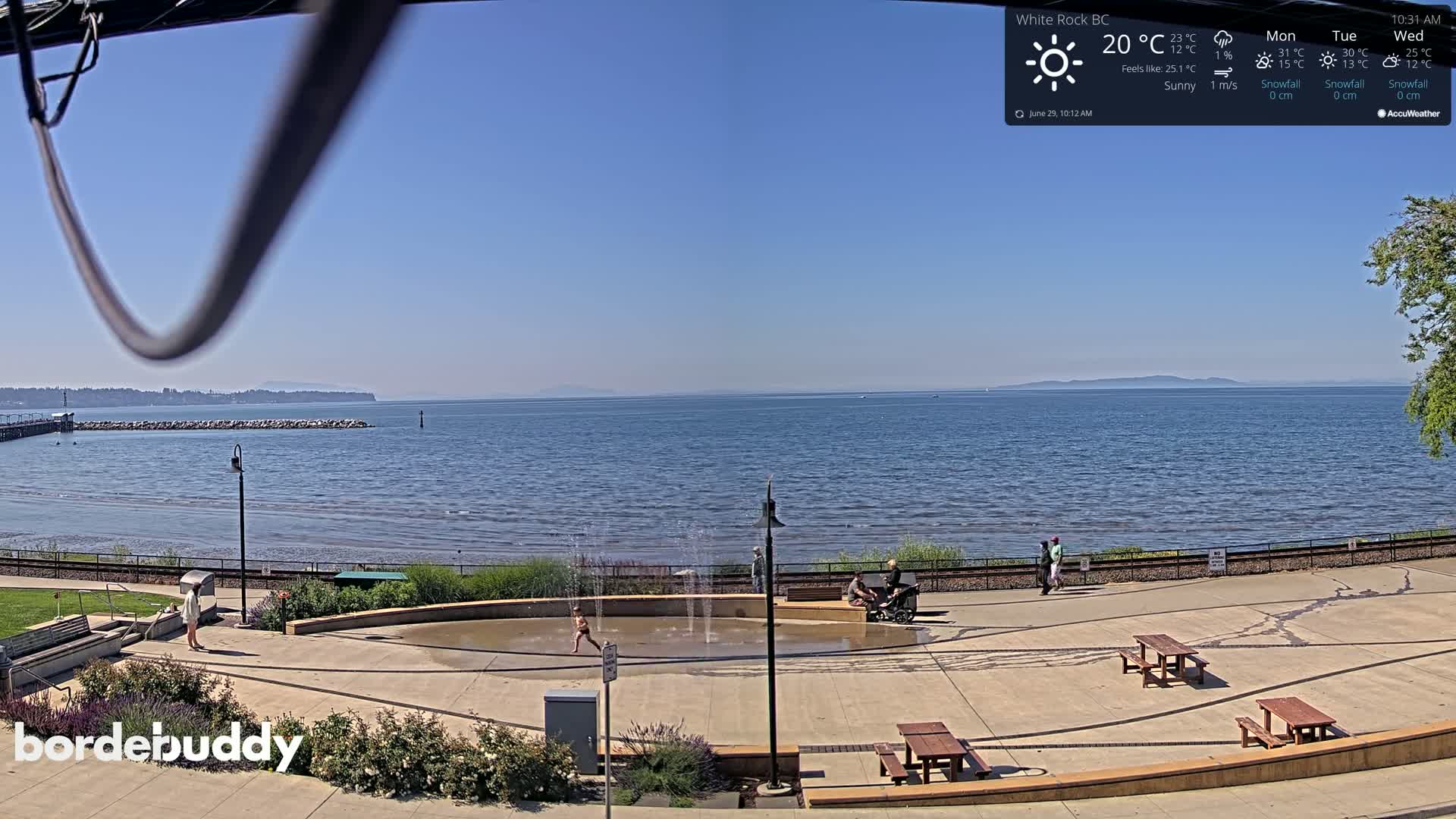 White Rock Beach & Memorial Park Live Cam - White Rock, Metro Vancouver, British Columbia, Canada