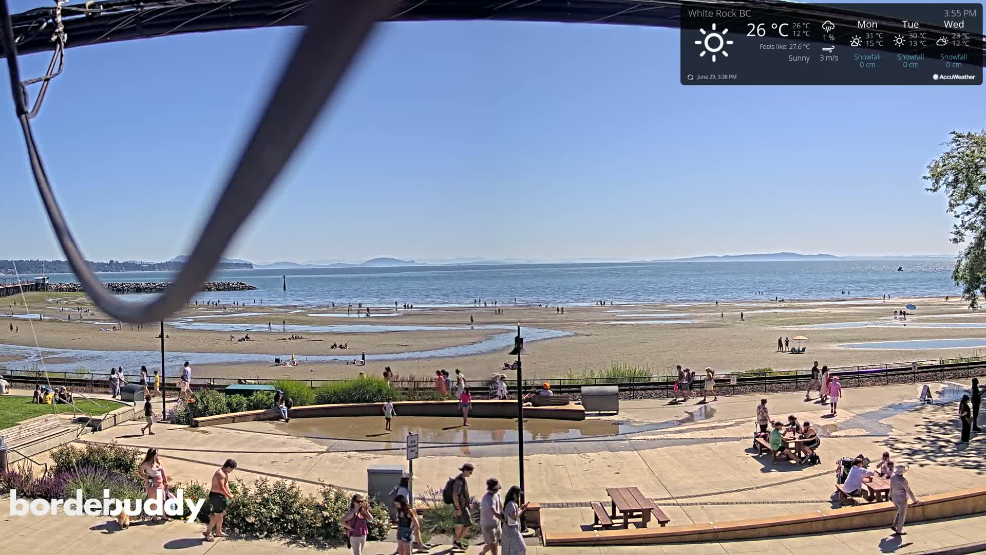 White Rock Beach & Memorial Park Live Cam - White Rock, Metro Vancouver, British Columbia, Canada