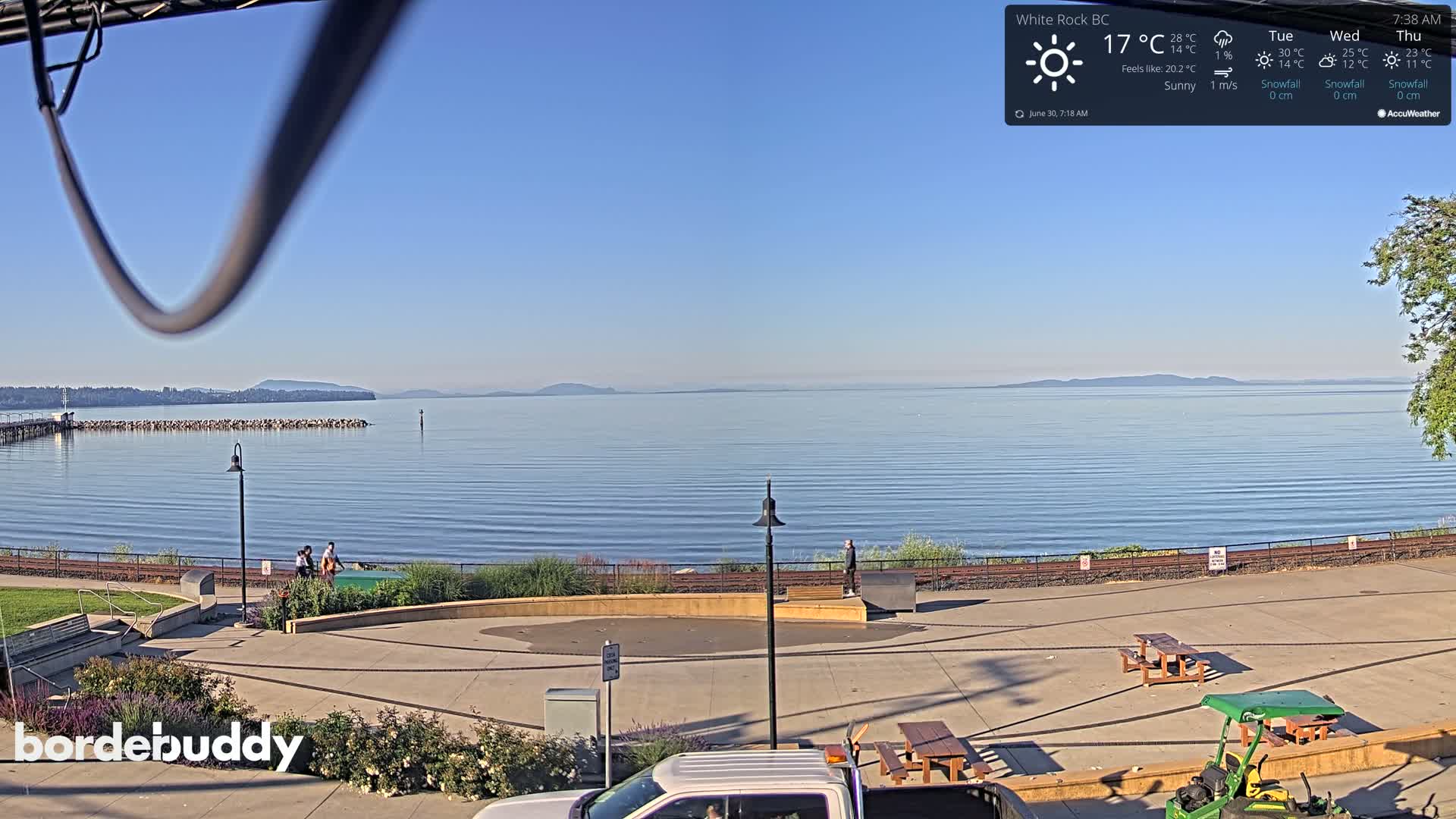 White Rock Beach & Memorial Park Live Cam - White Rock, Metro Vancouver, British Columbia, Canada