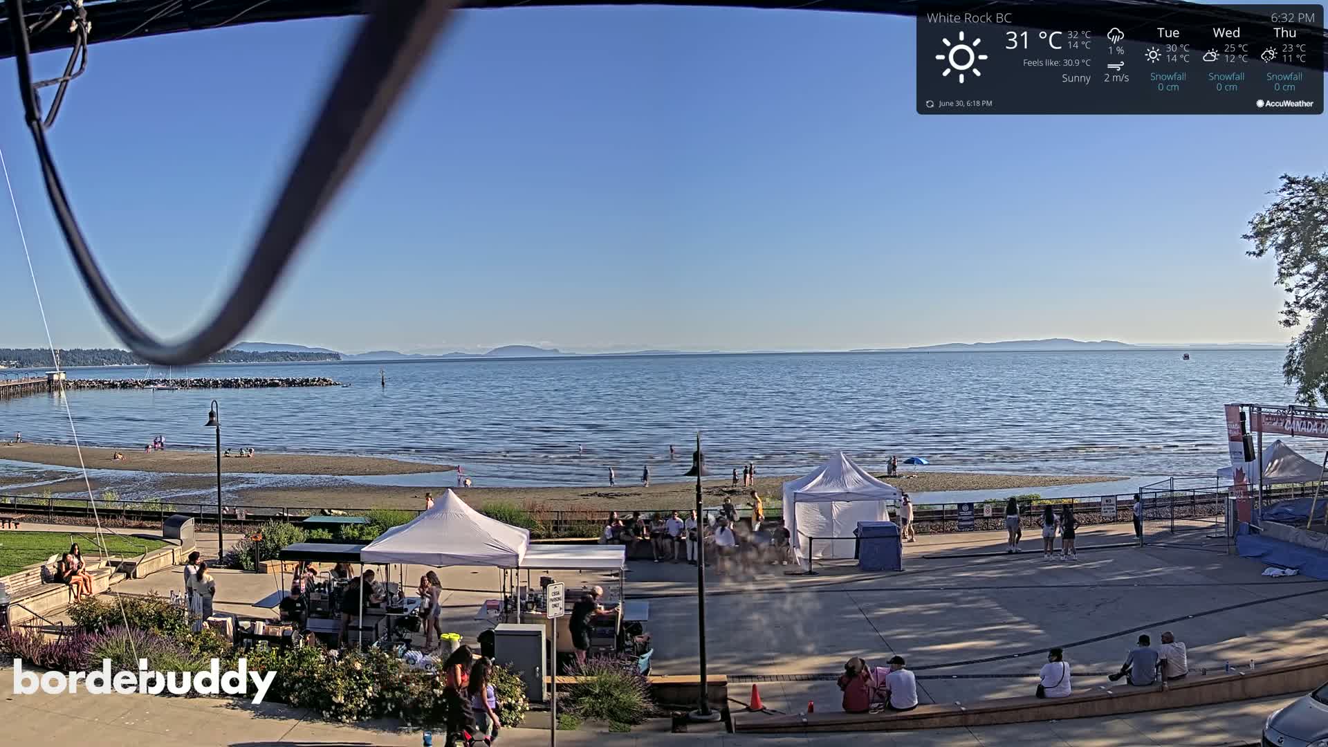 White Rock Beach & Memorial Park Live Cam - White Rock, Metro Vancouver, British Columbia, Canada