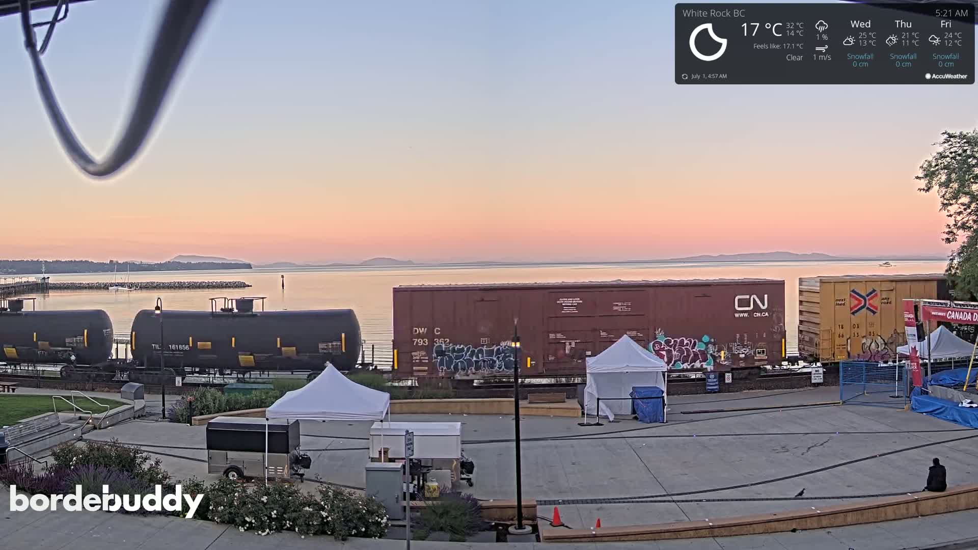 White Rock Beach & Memorial Park Live Cam - White Rock, Metro Vancouver, British Columbia, Canada