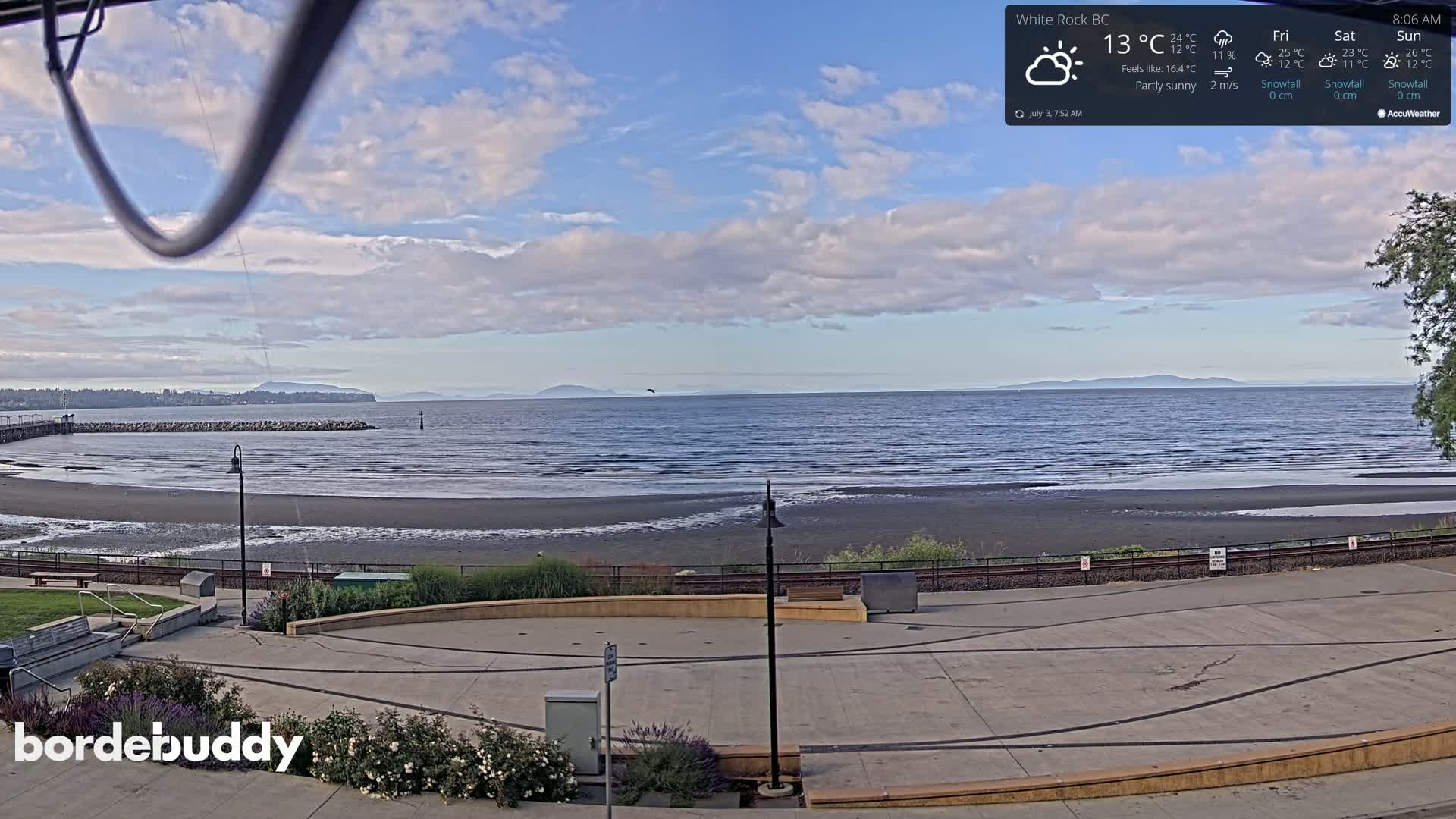White Rock Beach & Memorial Park Live Cam - White Rock, Metro Vancouver, British Columbia, Canada