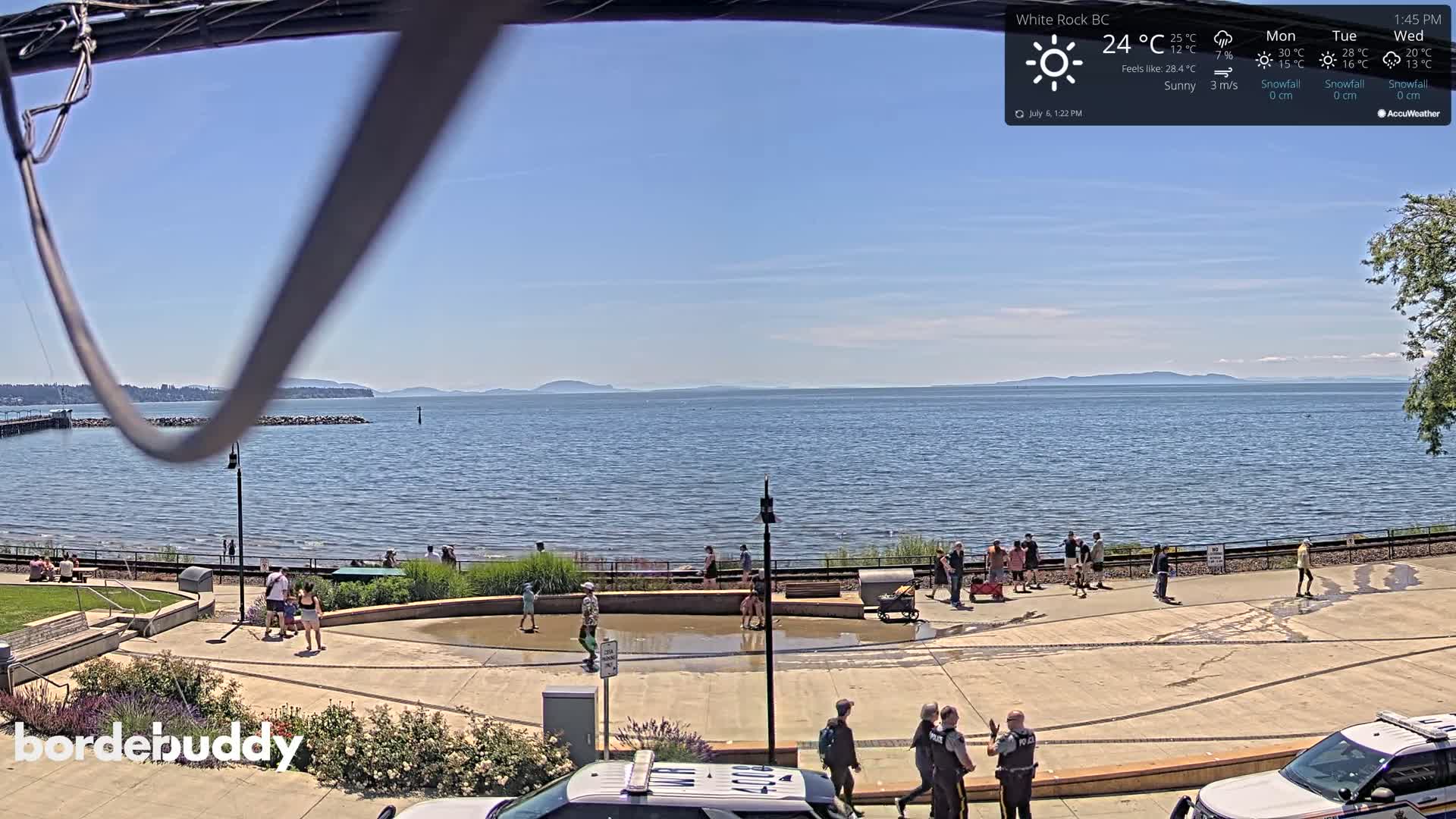 White Rock Beach & Memorial Park Live Cam - White Rock, Metro Vancouver, British Columbia, Canada