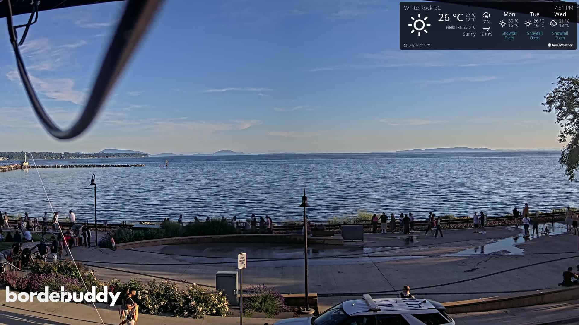 White Rock Beach & Memorial Park Live Cam - White Rock, Metro Vancouver, British Columbia, Canada