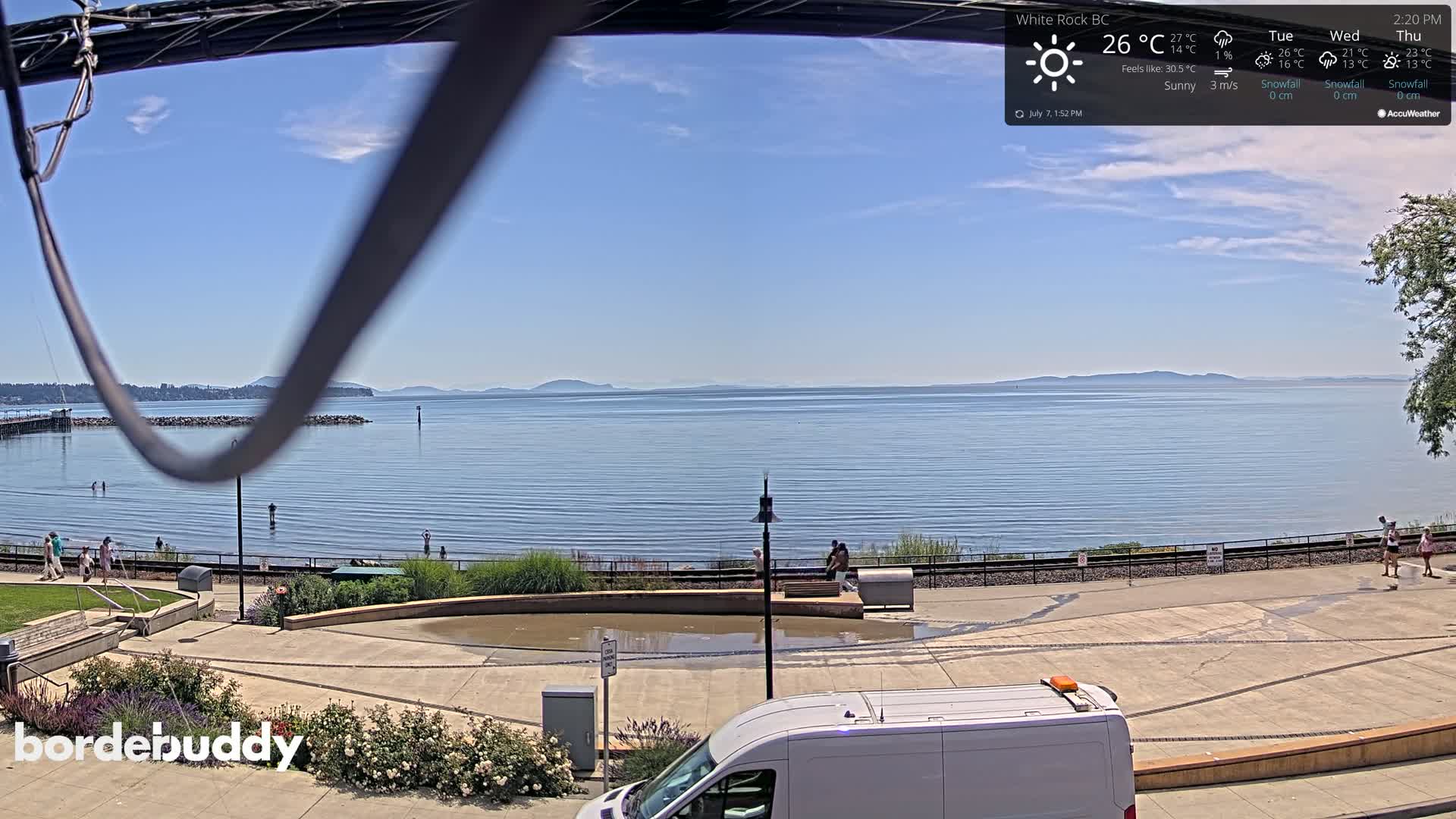 White Rock Beach & Memorial Park Live Cam - White Rock, Metro Vancouver, British Columbia, Canada