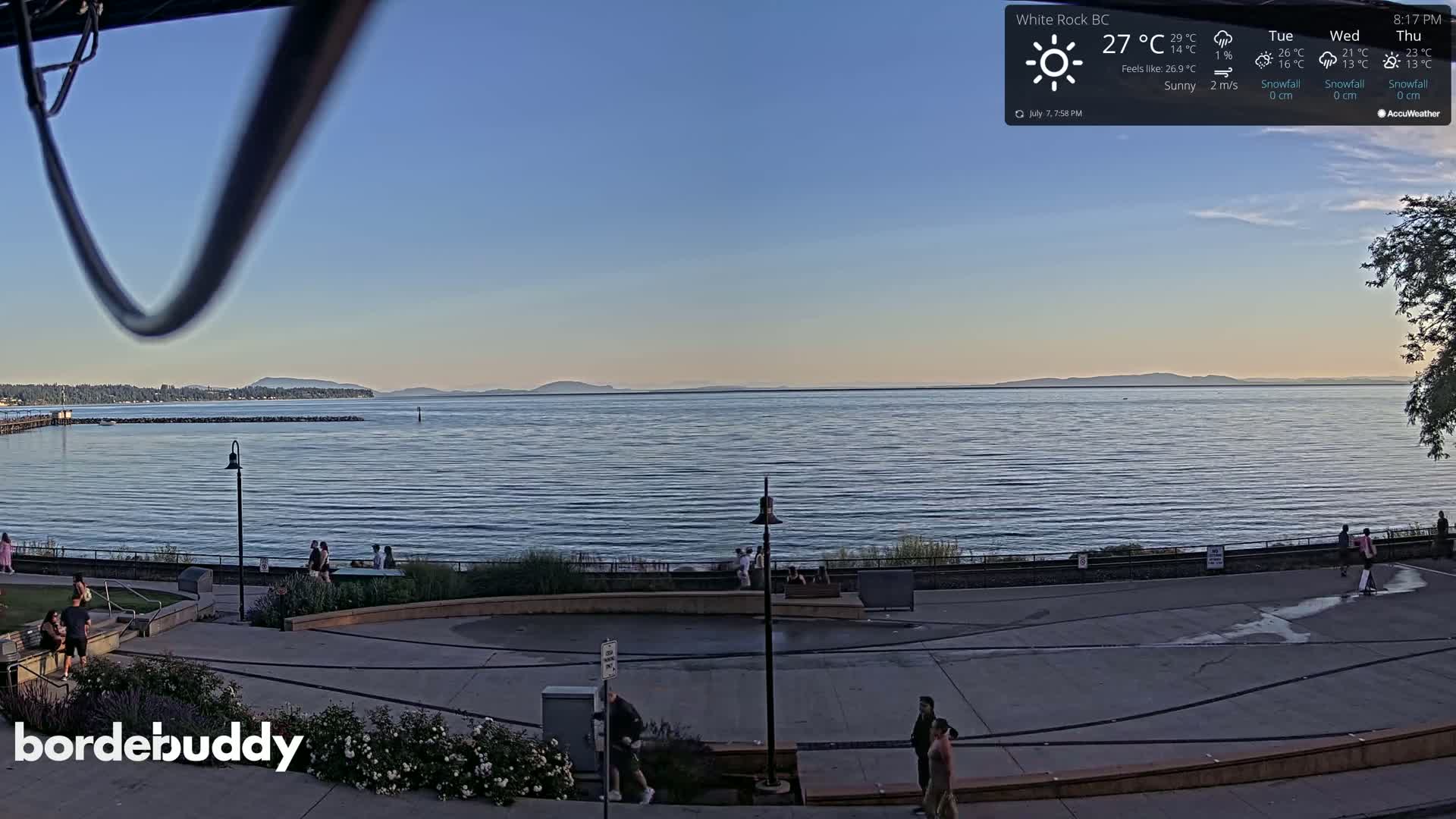 White Rock Beach & Memorial Park Live Cam - White Rock, Metro Vancouver, British Columbia, Canada