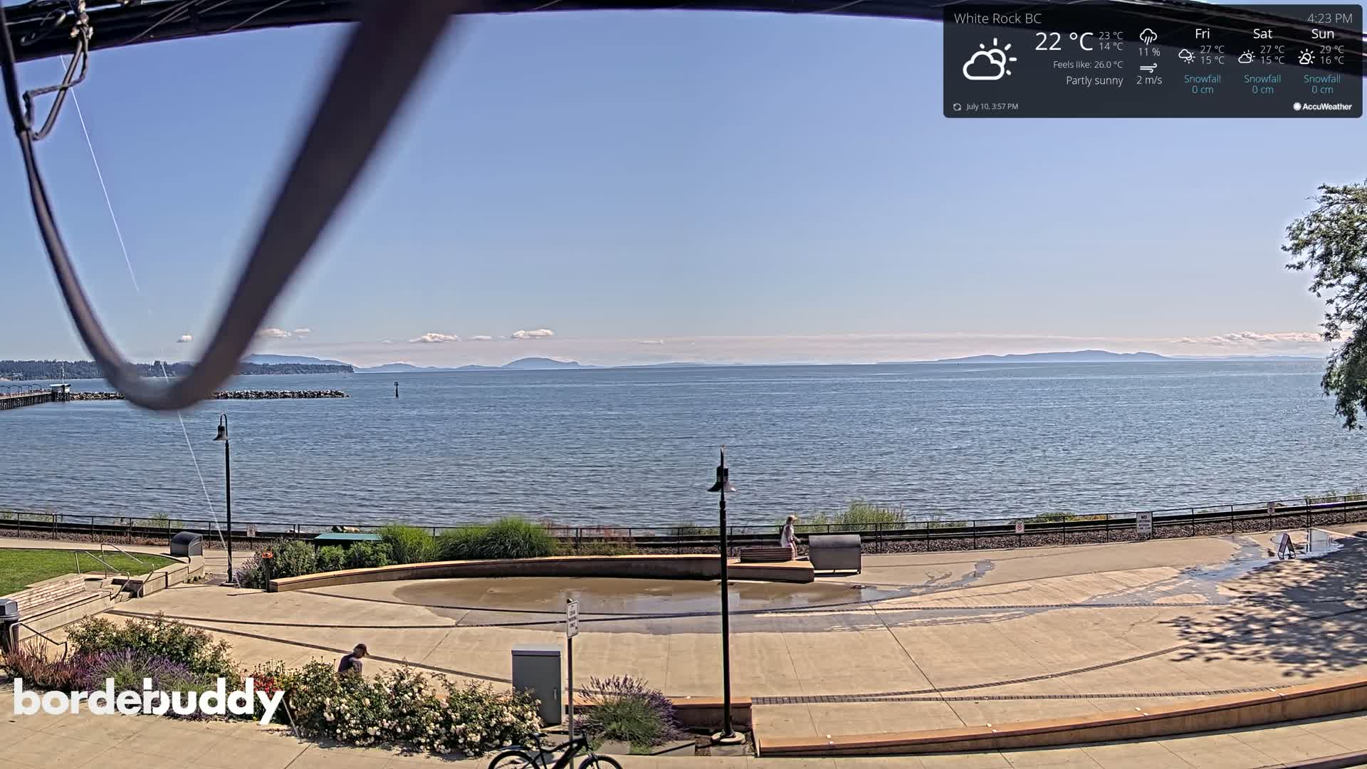 White Rock Beach & Memorial Park Live Cam - White Rock, Metro Vancouver, British Columbia, Canada