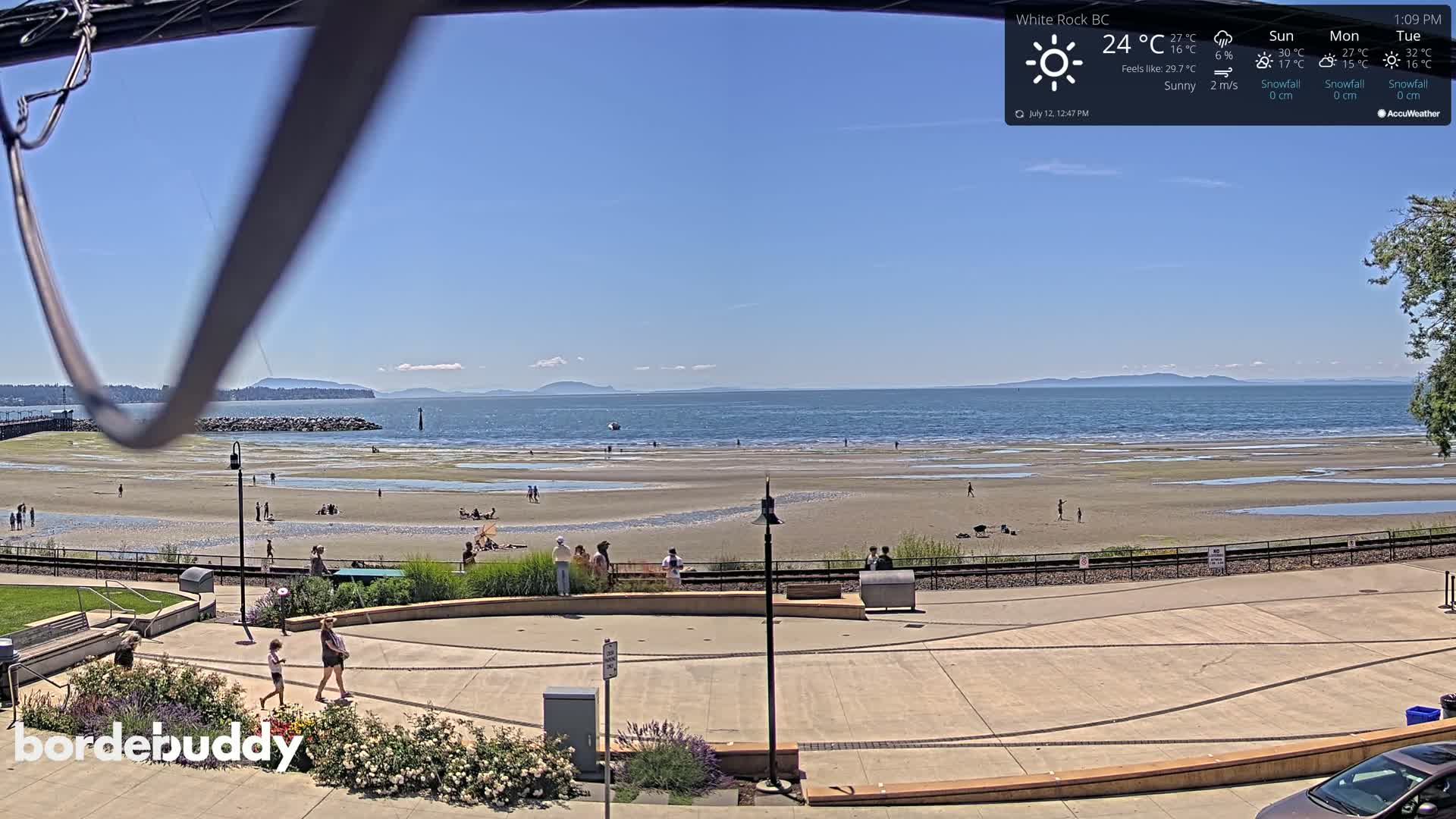 White Rock Beach & Memorial Park Live Cam - White Rock, Metro Vancouver, British Columbia, Canada