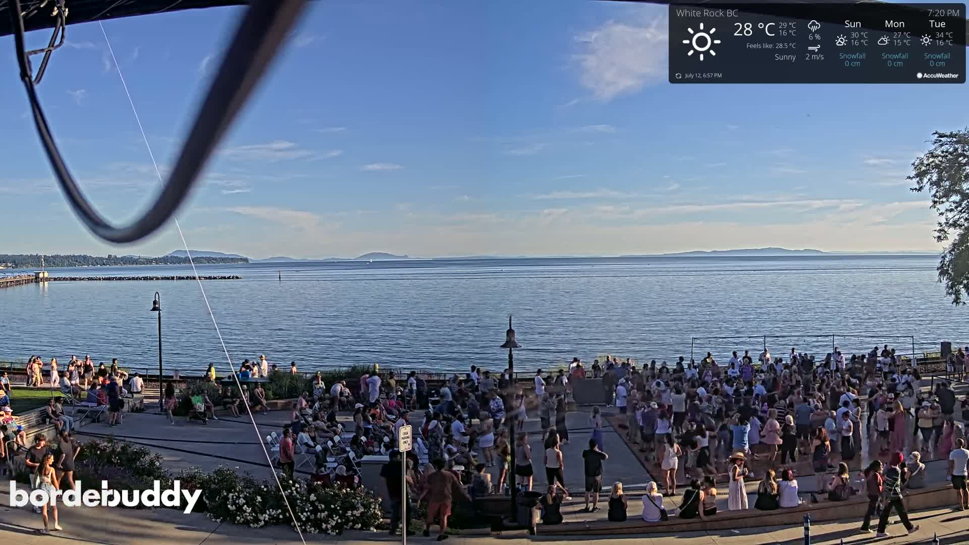 White Rock Beach & Memorial Park Live Cam - White Rock, Metro Vancouver, British Columbia, Canada