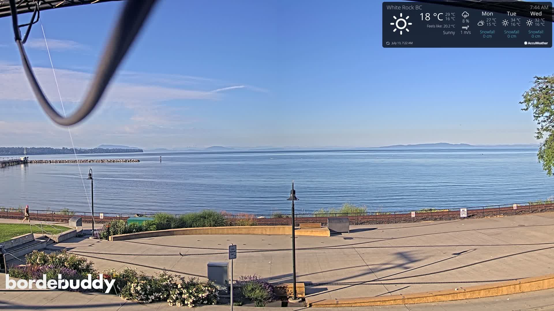 White Rock Beach & Memorial Park Live Cam - White Rock, Metro Vancouver, British Columbia, Canada