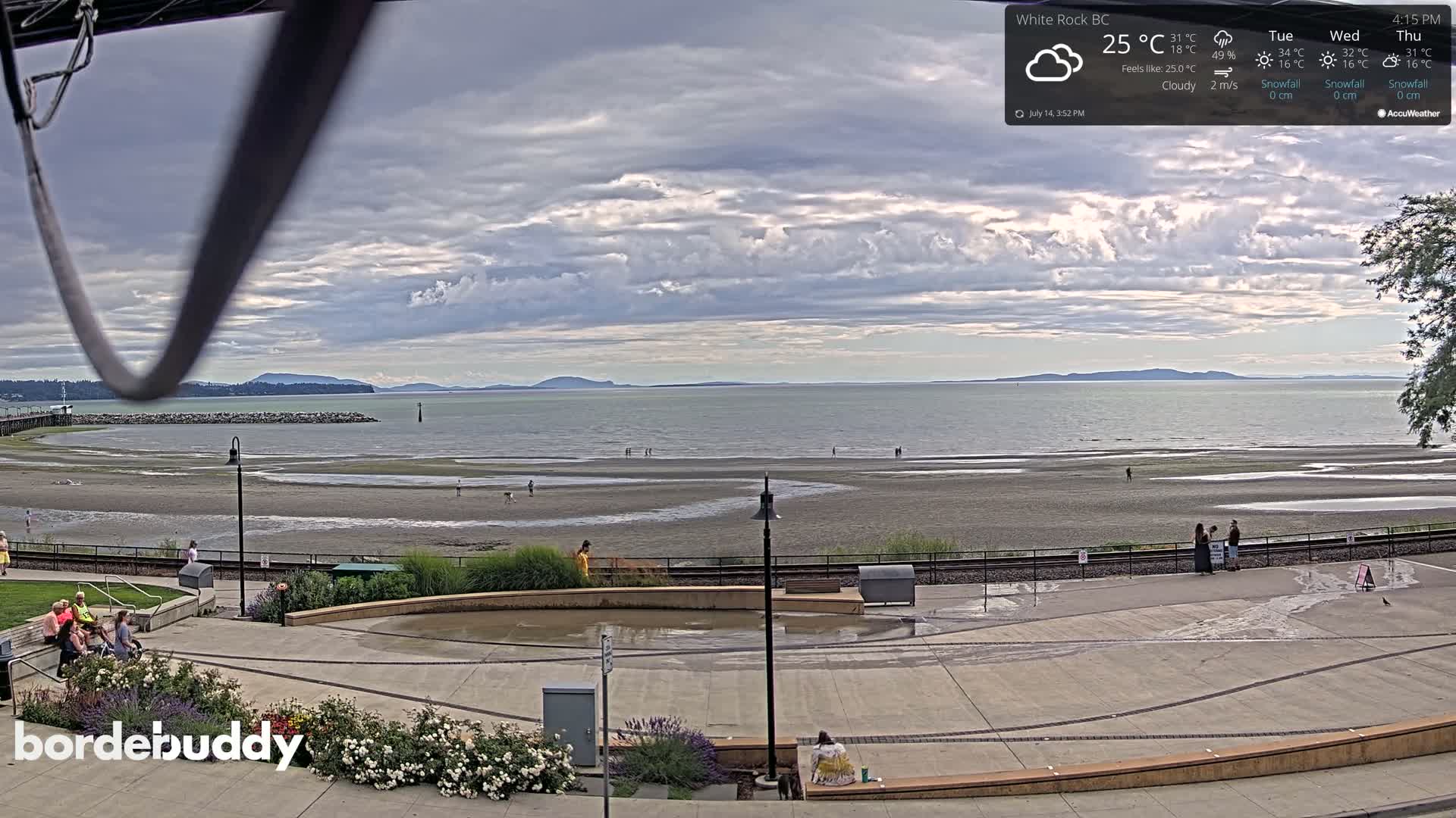 White Rock Beach & Memorial Park Live Cam - White Rock, Metro Vancouver, British Columbia, Canada