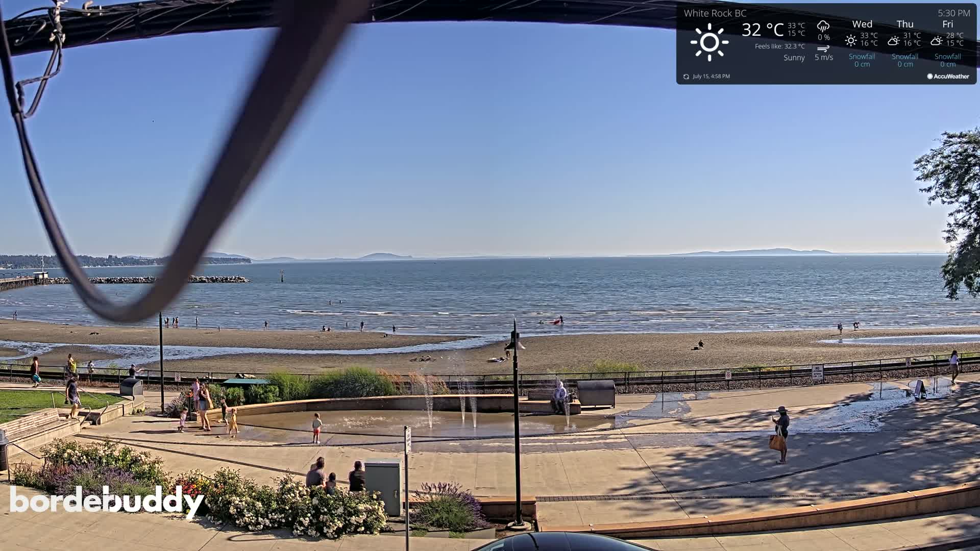 White Rock Beach & Memorial Park Live Cam - White Rock, Metro Vancouver, British Columbia, Canada