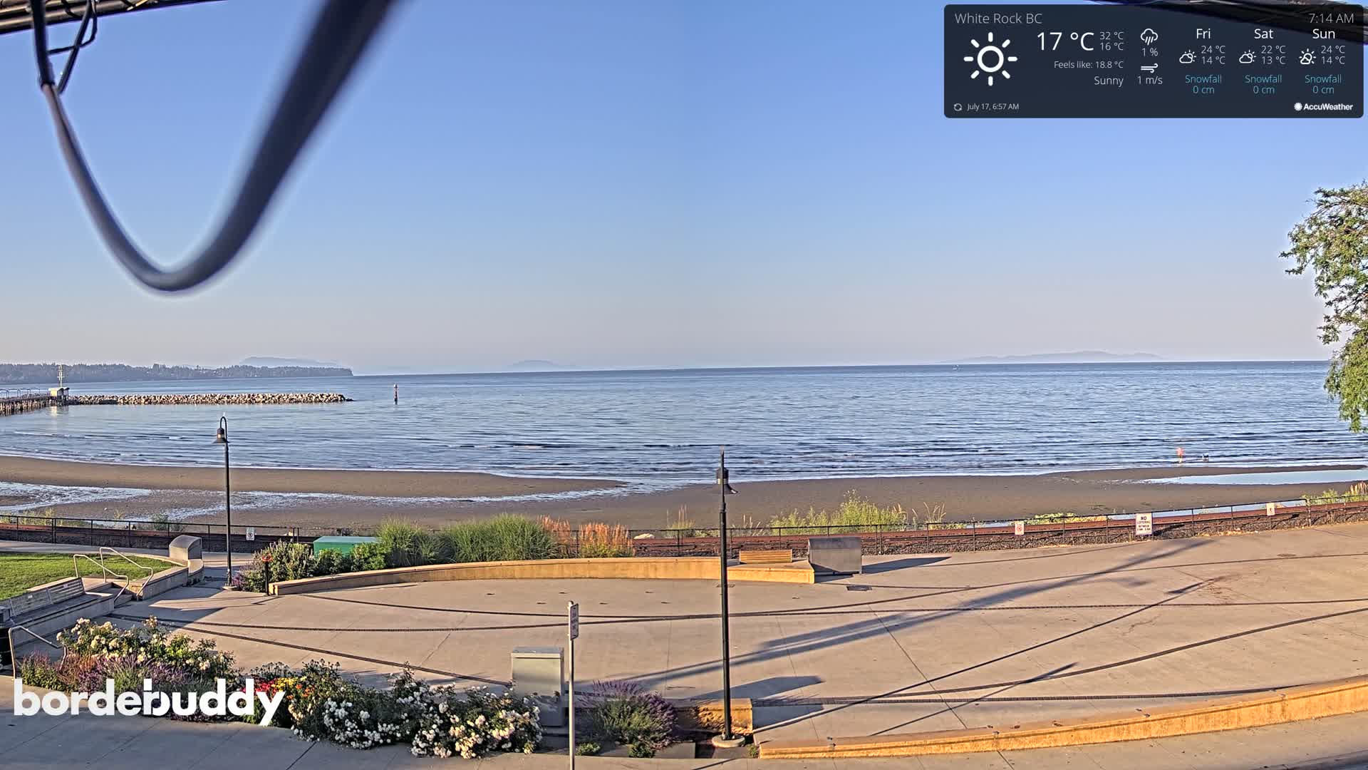 White Rock Beach & Memorial Park Live Cam - White Rock, Metro Vancouver, British Columbia, Canada
