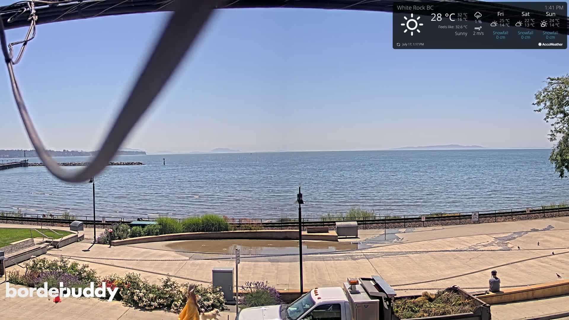 White Rock Beach & Memorial Park Live Cam - White Rock, Metro Vancouver, British Columbia, Canada
