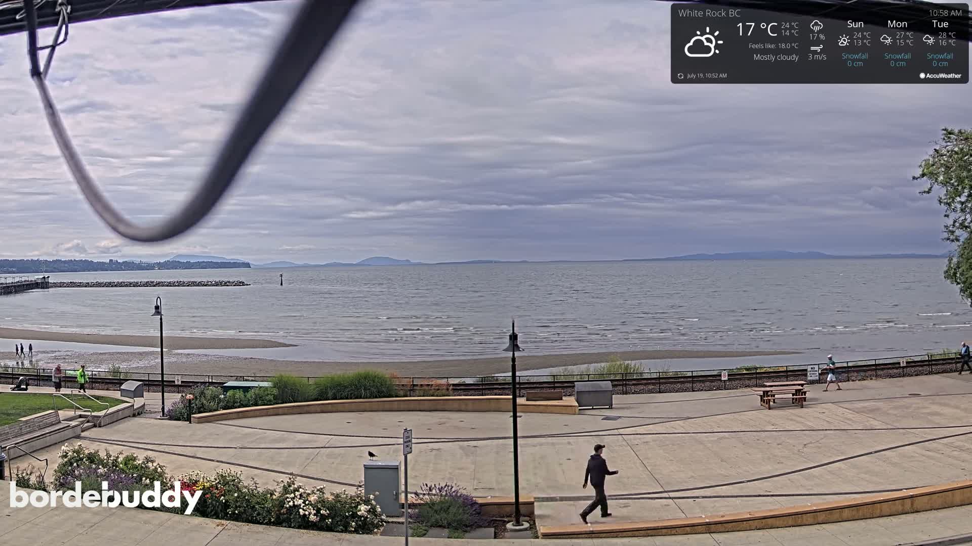 White Rock Beach & Memorial Park Live Cam - White Rock, Metro Vancouver, British Columbia, Canada