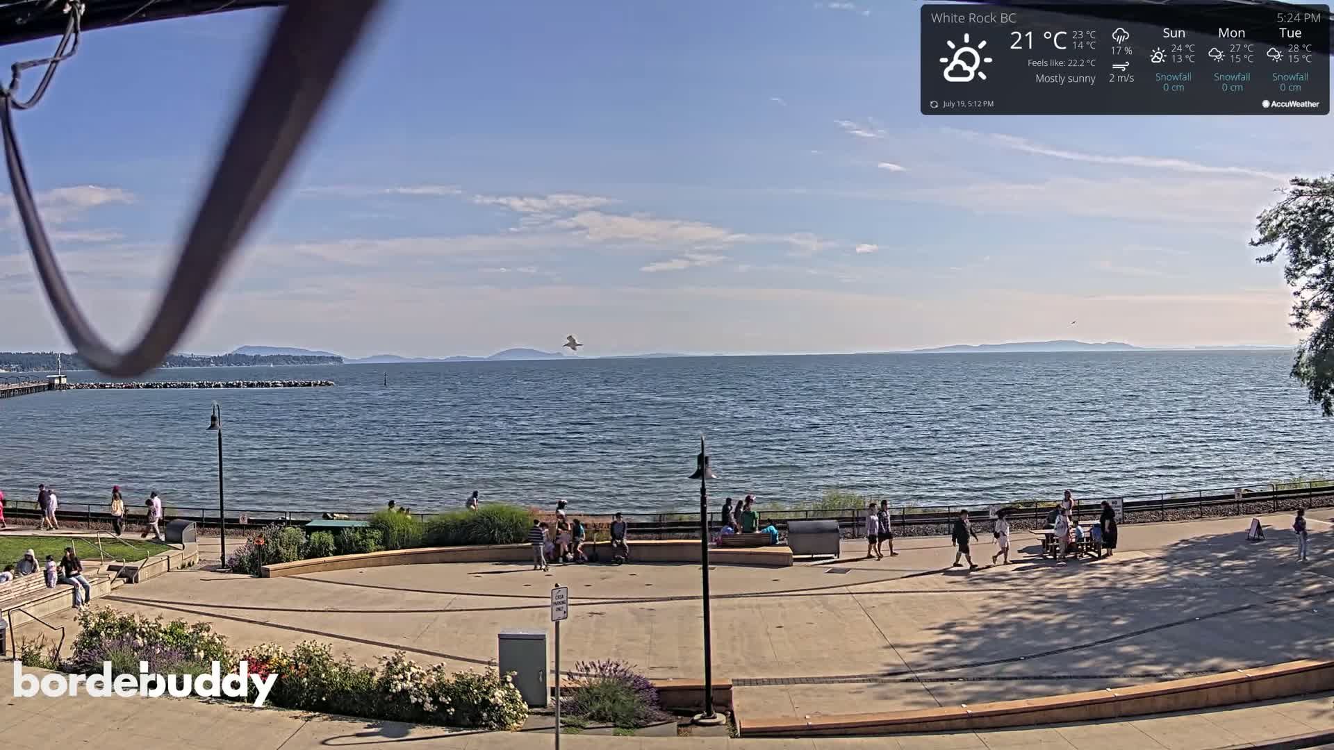 White Rock Beach & Memorial Park Live Cam - White Rock, Metro Vancouver, British Columbia, Canada