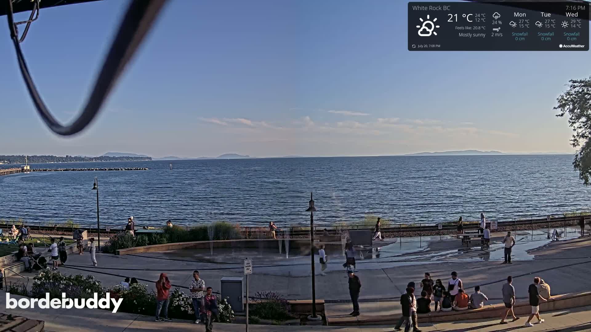 White Rock Beach & Memorial Park Live Cam - White Rock, Metro Vancouver, British Columbia, Canada