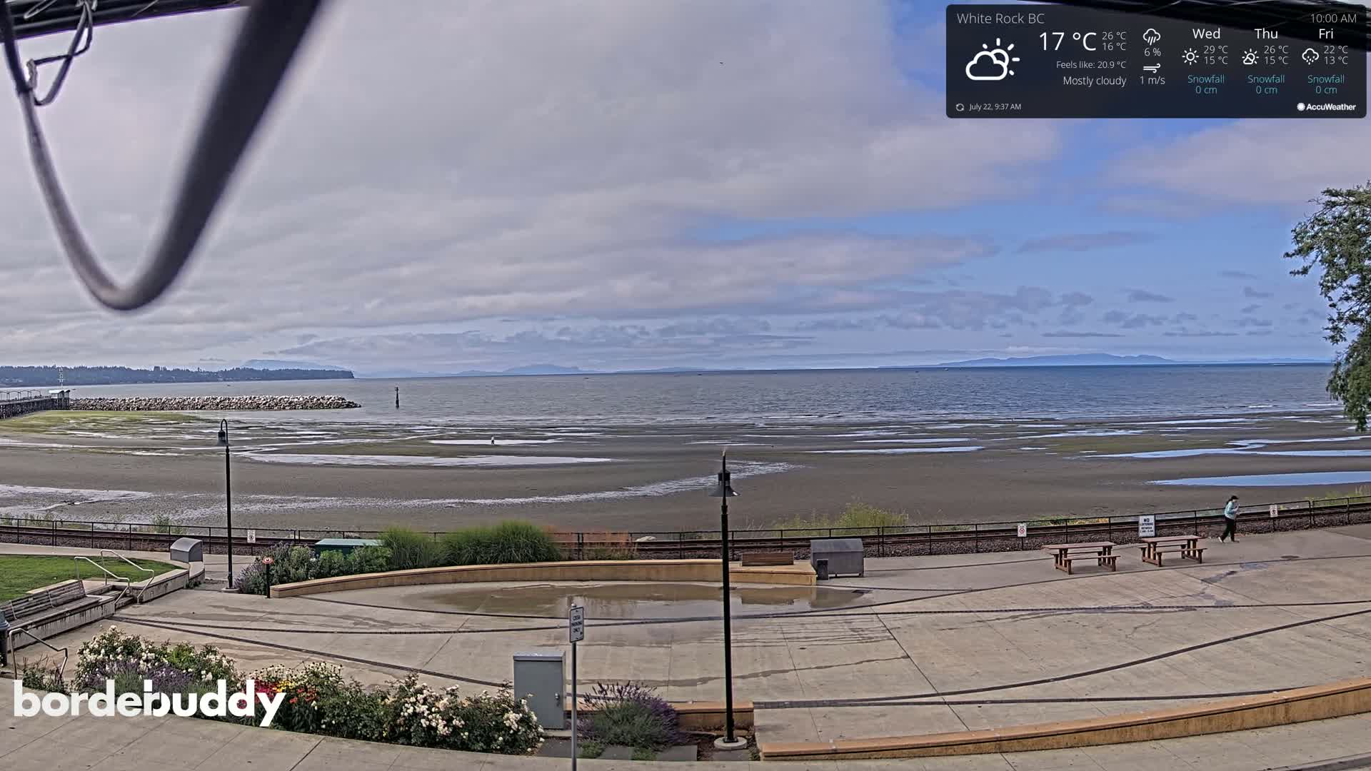 White Rock Beach & Memorial Park Live Cam - White Rock, Metro Vancouver, British Columbia, Canada