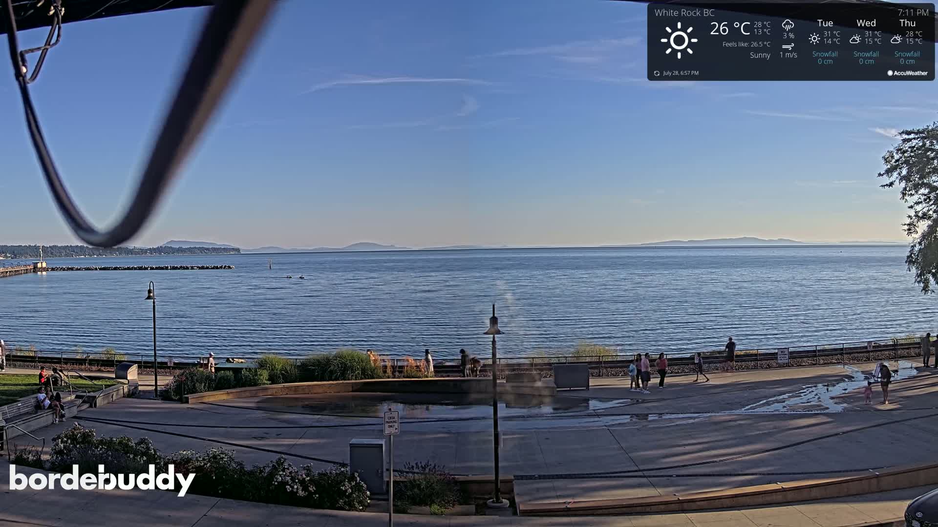 White Rock Beach & Memorial Park Live Cam - White Rock, Metro Vancouver, British Columbia, Canada