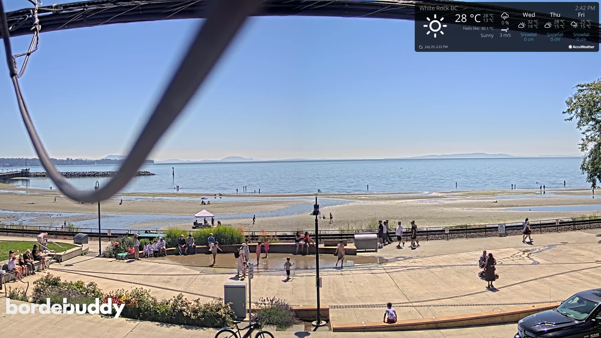 White Rock Beach & Memorial Park Live Cam - White Rock, Metro Vancouver, British Columbia, Canada
