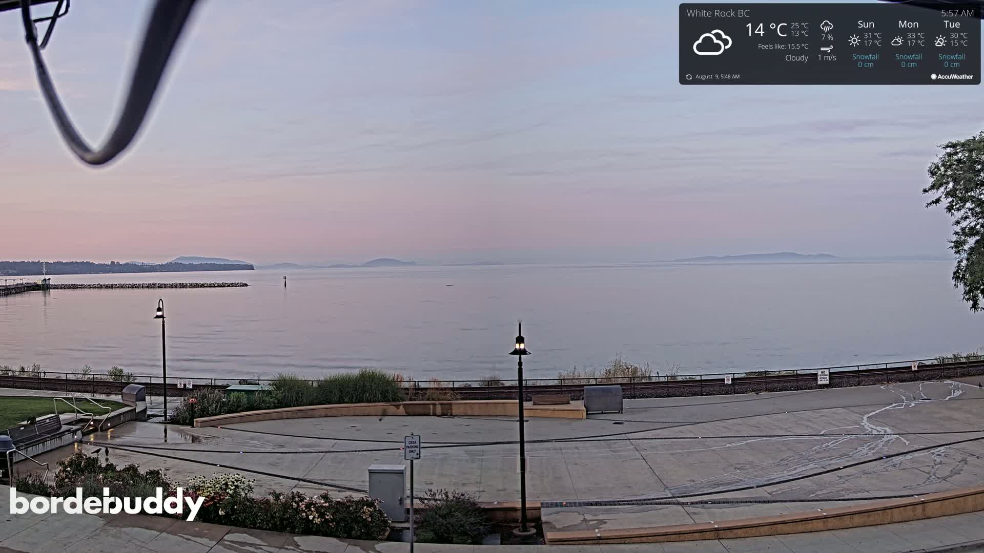 White Rock Beach & Memorial Park Live Cam - White Rock, Metro Vancouver, British Columbia, Canada