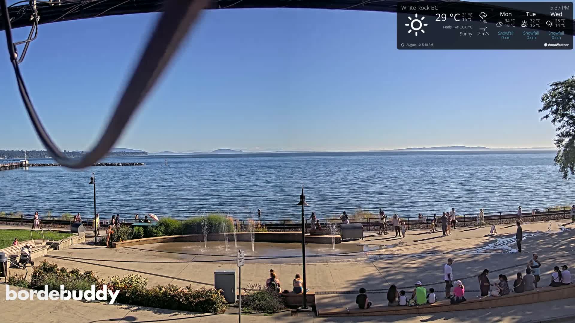 White Rock Beach & Memorial Park Live Cam - White Rock, Metro Vancouver, British Columbia, Canada