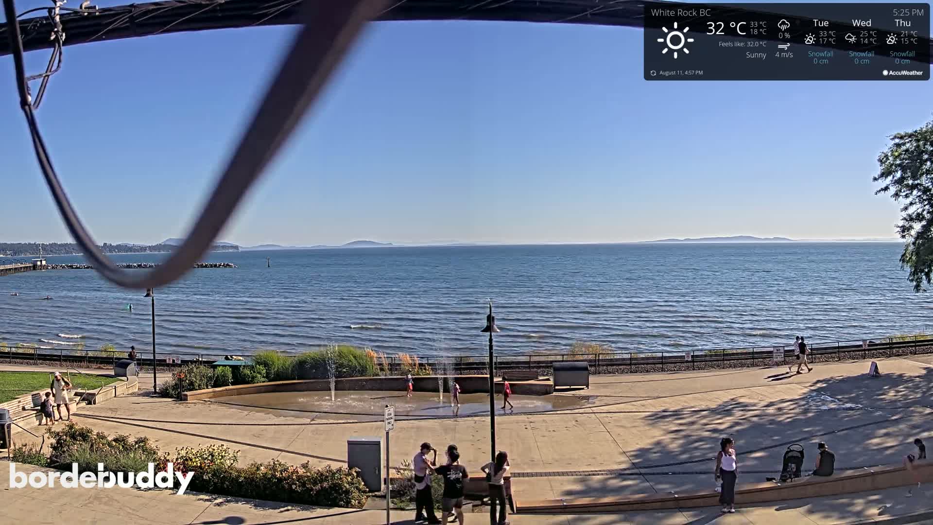 White Rock Beach & Memorial Park Live Cam - White Rock, Metro Vancouver, British Columbia, Canada