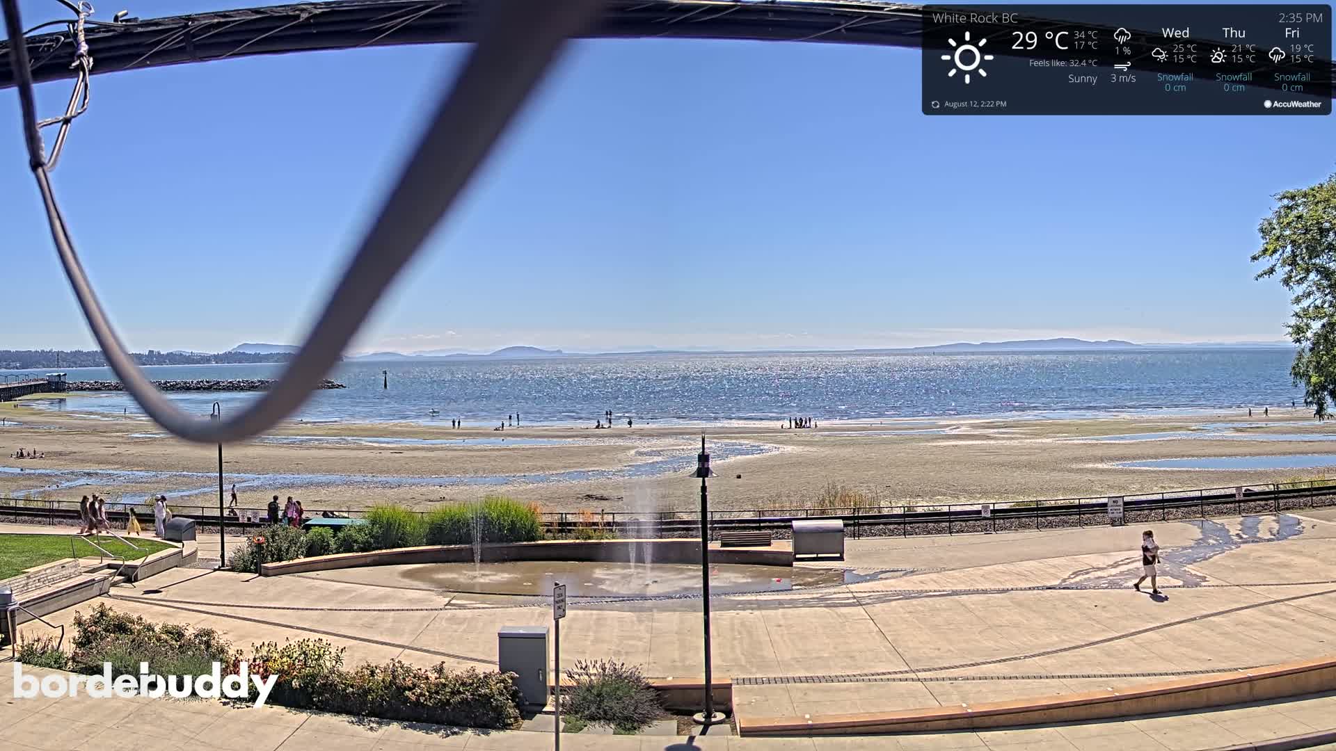 White Rock Beach & Memorial Park Live Cam - White Rock, Metro Vancouver, British Columbia, Canada