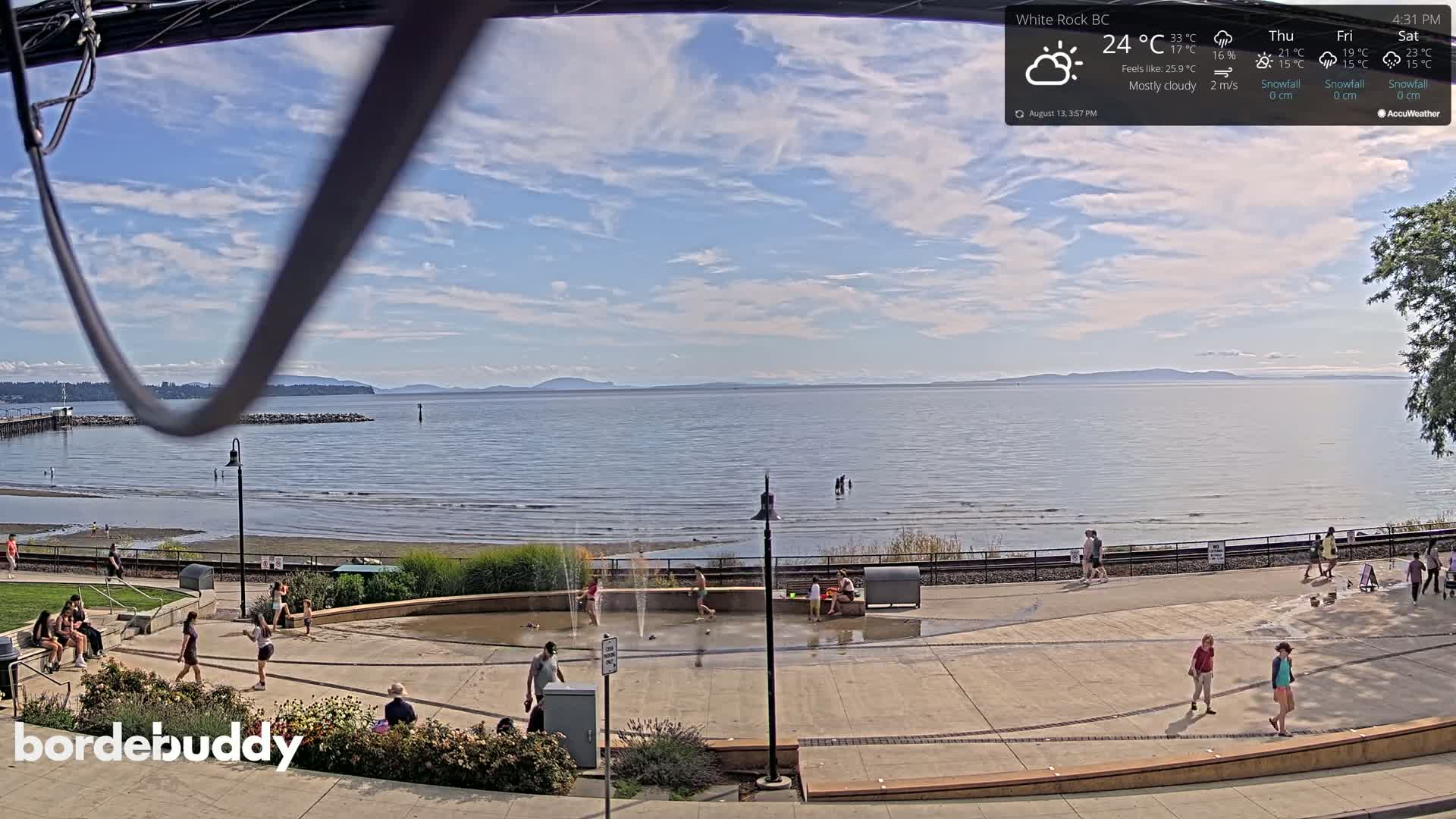 White Rock Beach & Memorial Park Live Cam - White Rock, Metro Vancouver, British Columbia, Canada