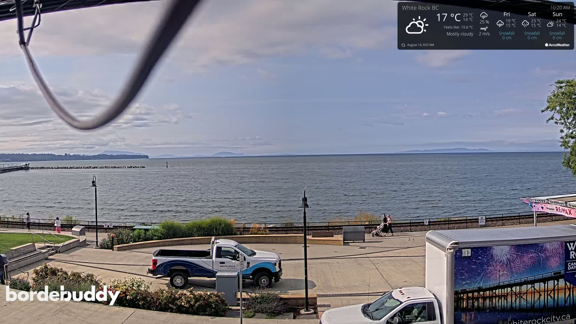 White Rock Beach & Memorial Park Live Cam - White Rock, Metro Vancouver, British Columbia, Canada